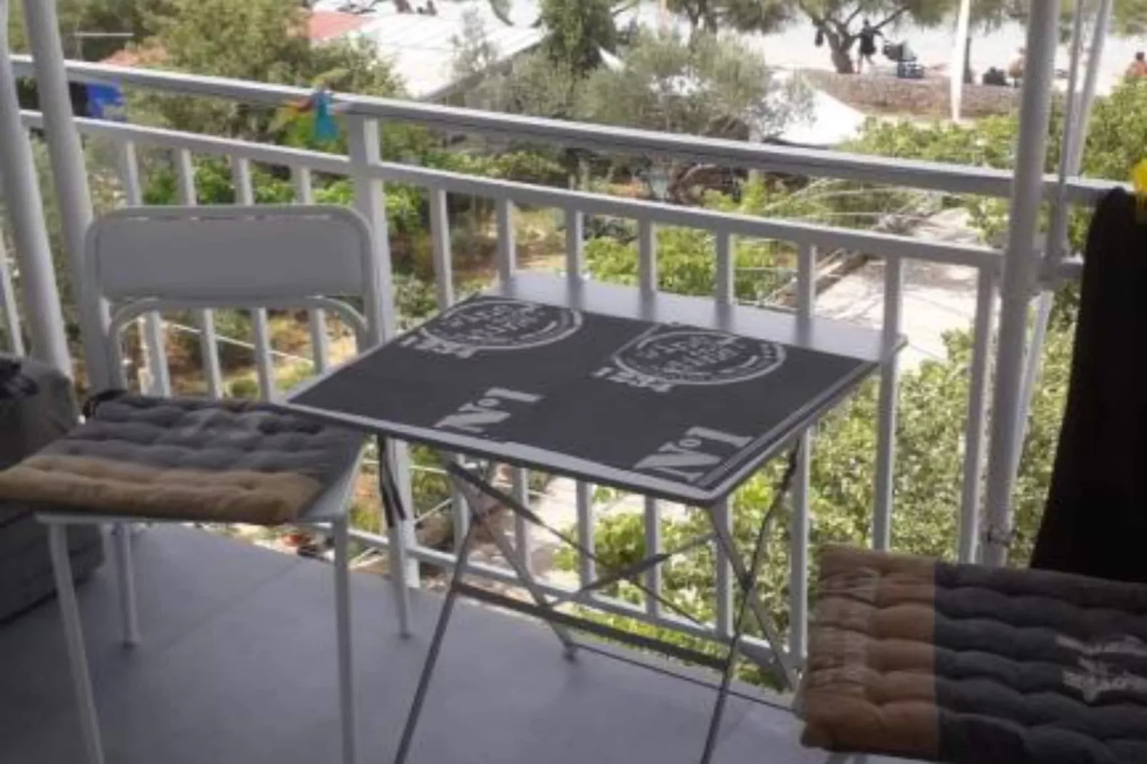 Modern Beachfront Apartments near Šibenik - Comfort Studio Apartment with Balcony and Sea View-Terrasse/Balkon