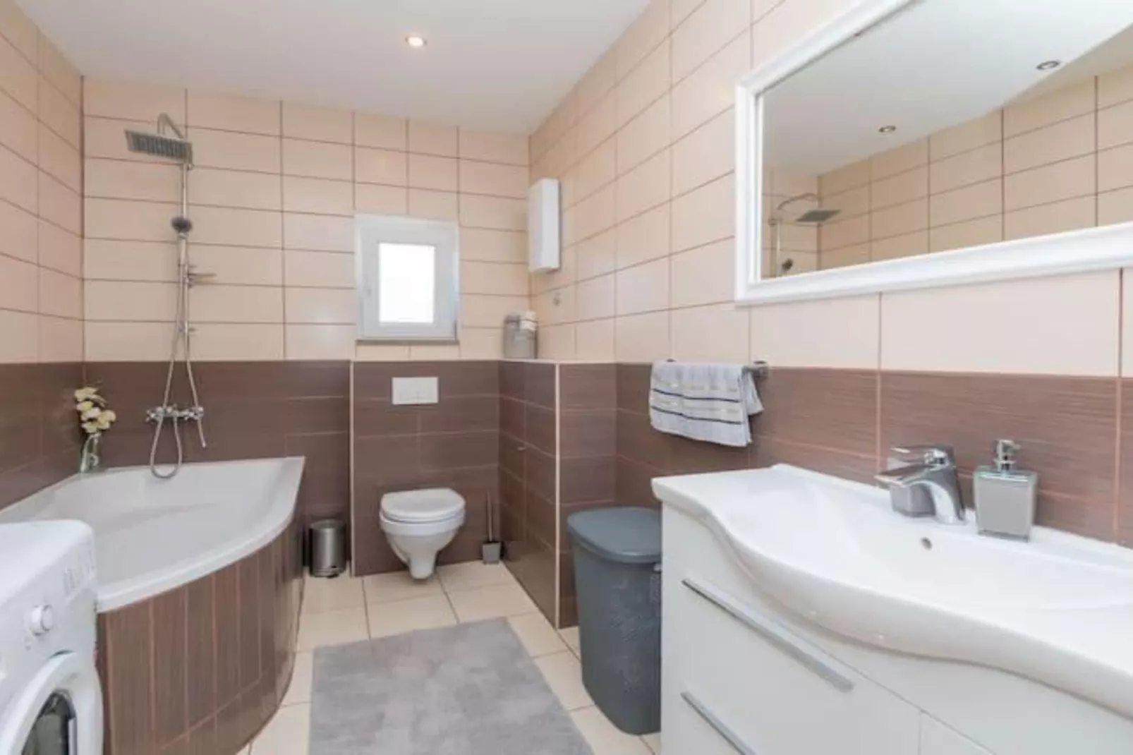 Countryside Villa Tajo - Four Bedroom Holiday Home  with Swimming Pool-Badezimmer