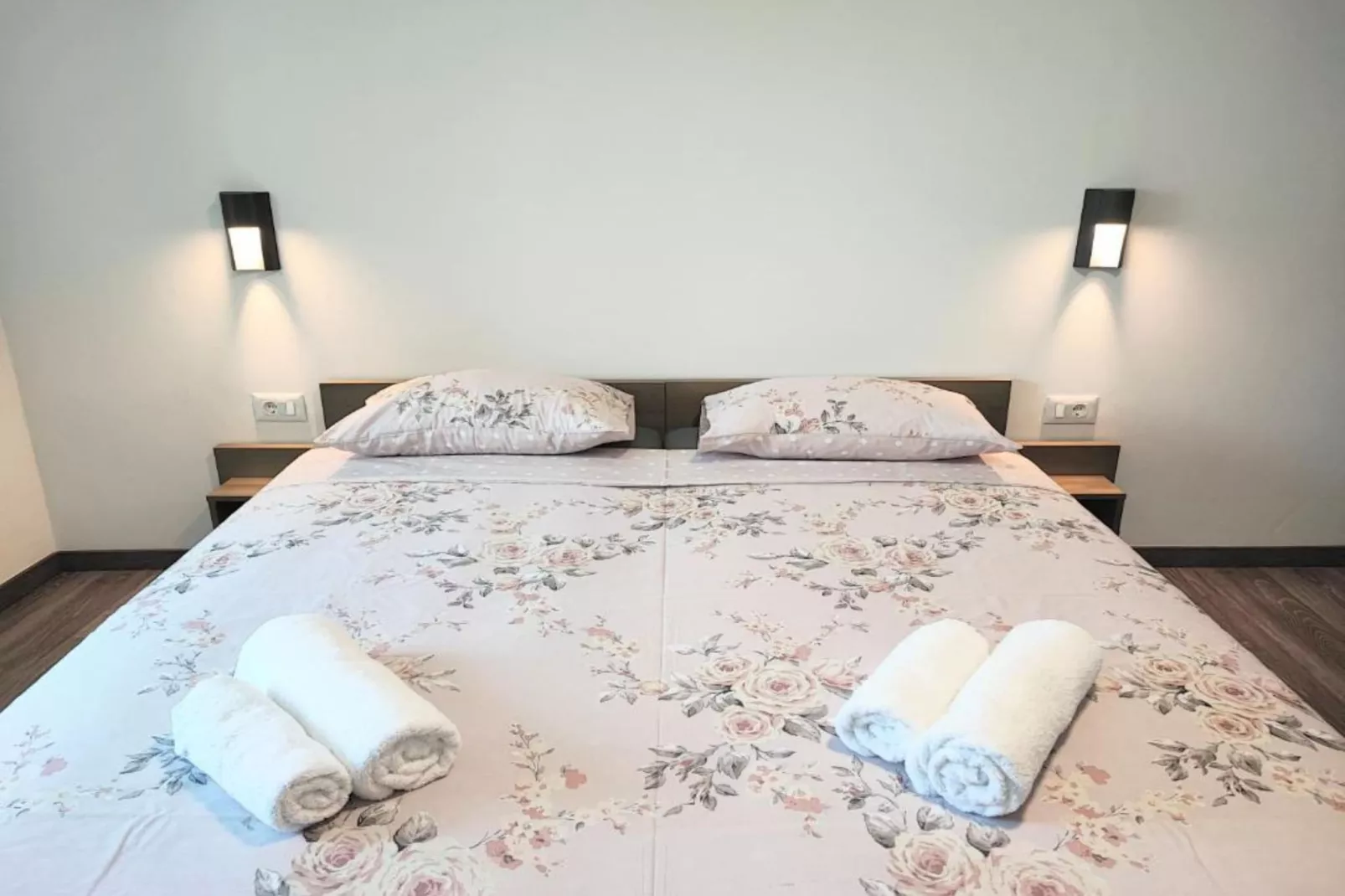 Villa Galant with Pool & Sauna Maružini-Chambre