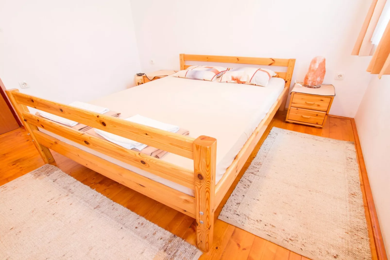 Rustic Charm Cottage Country House with Sauna - Five Bedroom  Holiday Home with Sauna-Bedroom