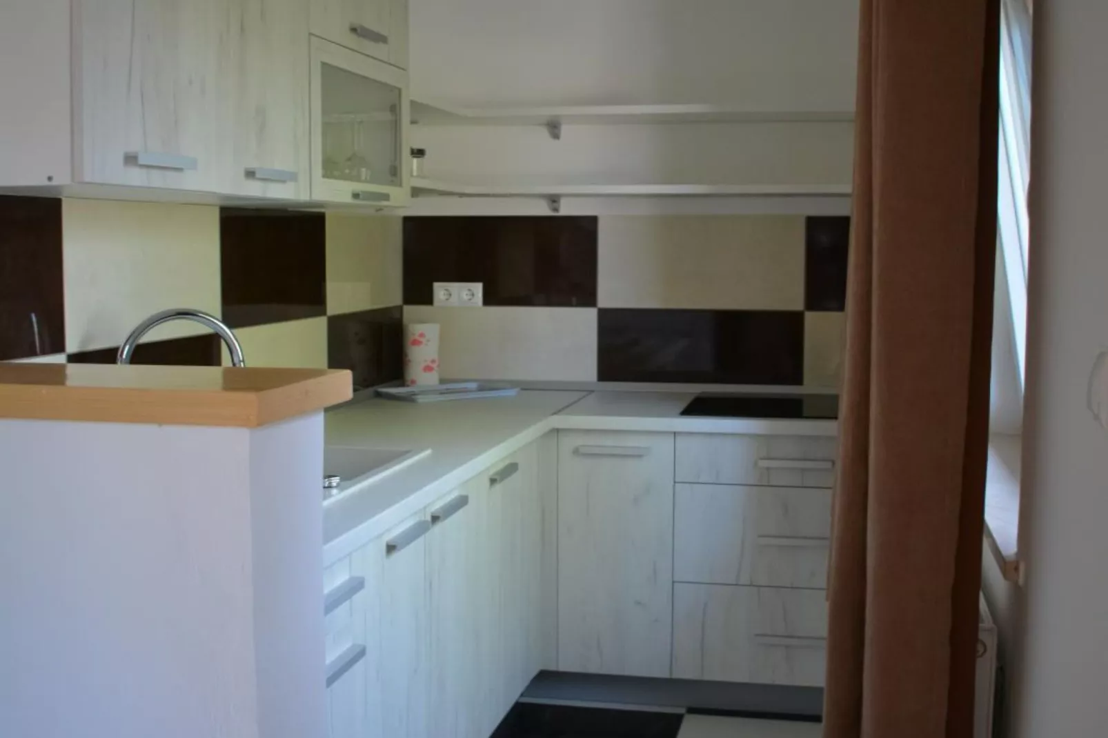 Zevnik Quiet Retreat with Stunning Views and Equestrian Activities - One Bedroom Apartment-Kitchen