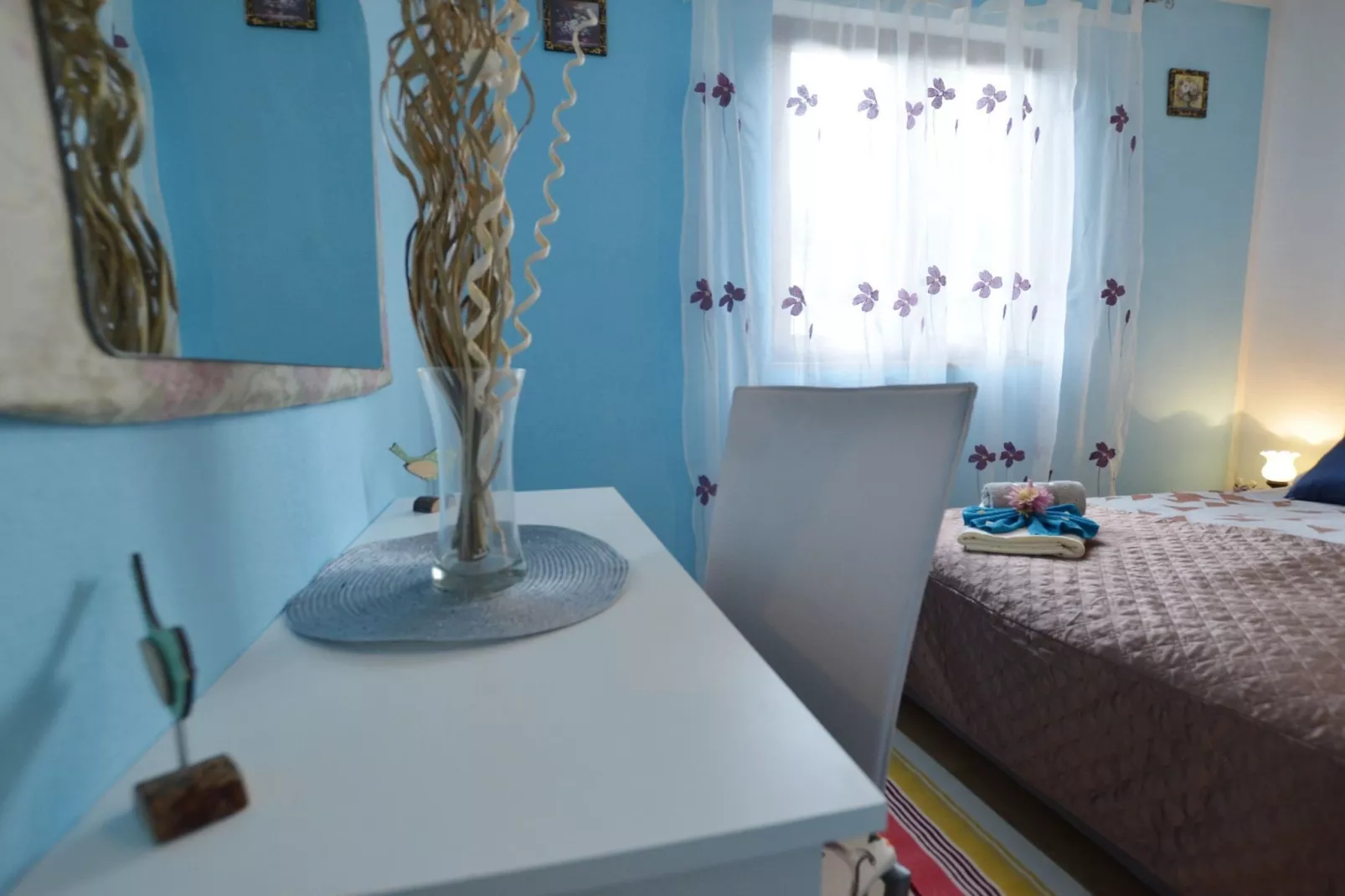 Zevnik Quiet Retreat with Stunning Views and Equestrian Activities - Family Room with Private Bathroom 8-Bedroom