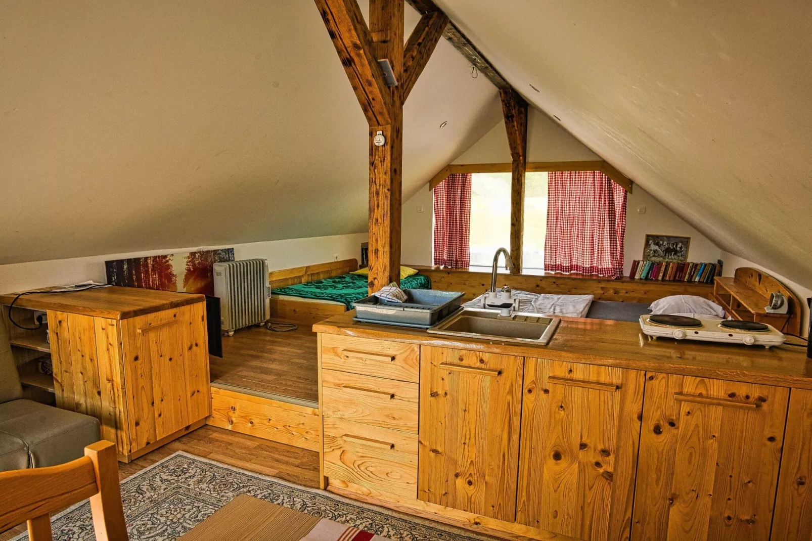 Visnja Gora Meadow Hideaway with Terrace - One Bedroom Cottage with Terrace (owner Hiška na skalci)-Schlafzimmer