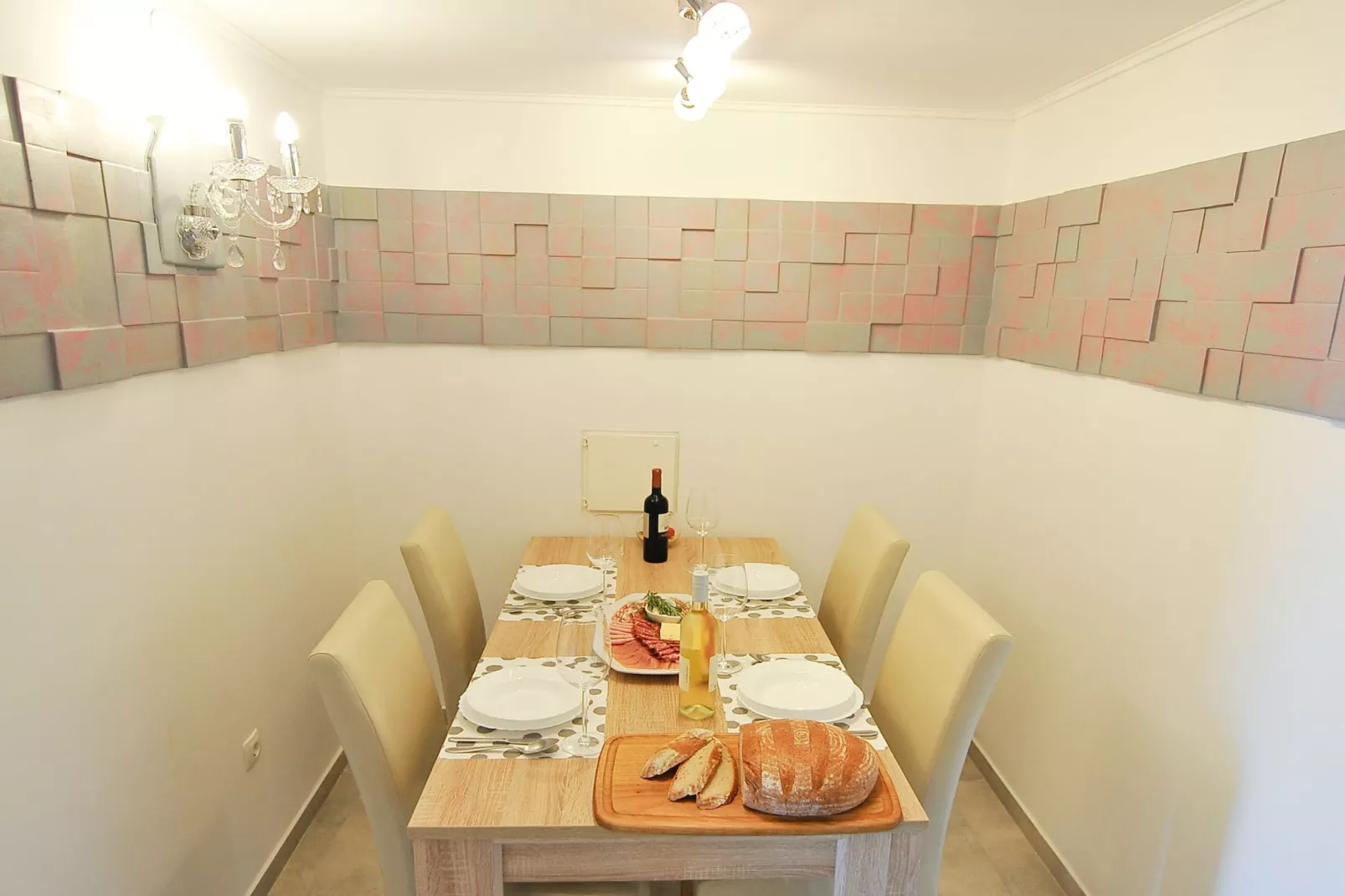 Relax and Rustic Apartments with Terrace - Classic One Bedroom Apartment with Terrace (owner Silvester)-Dining room