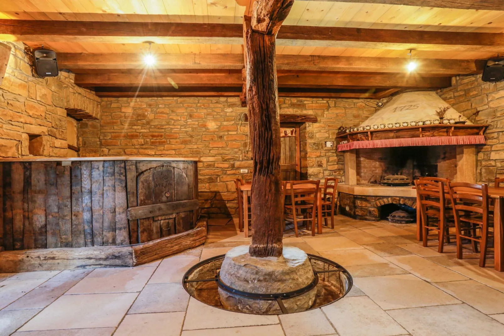 Abitanti Rustic Apartment with Balcony - Two Bedroom Apartment with Balcony-Ausstattung