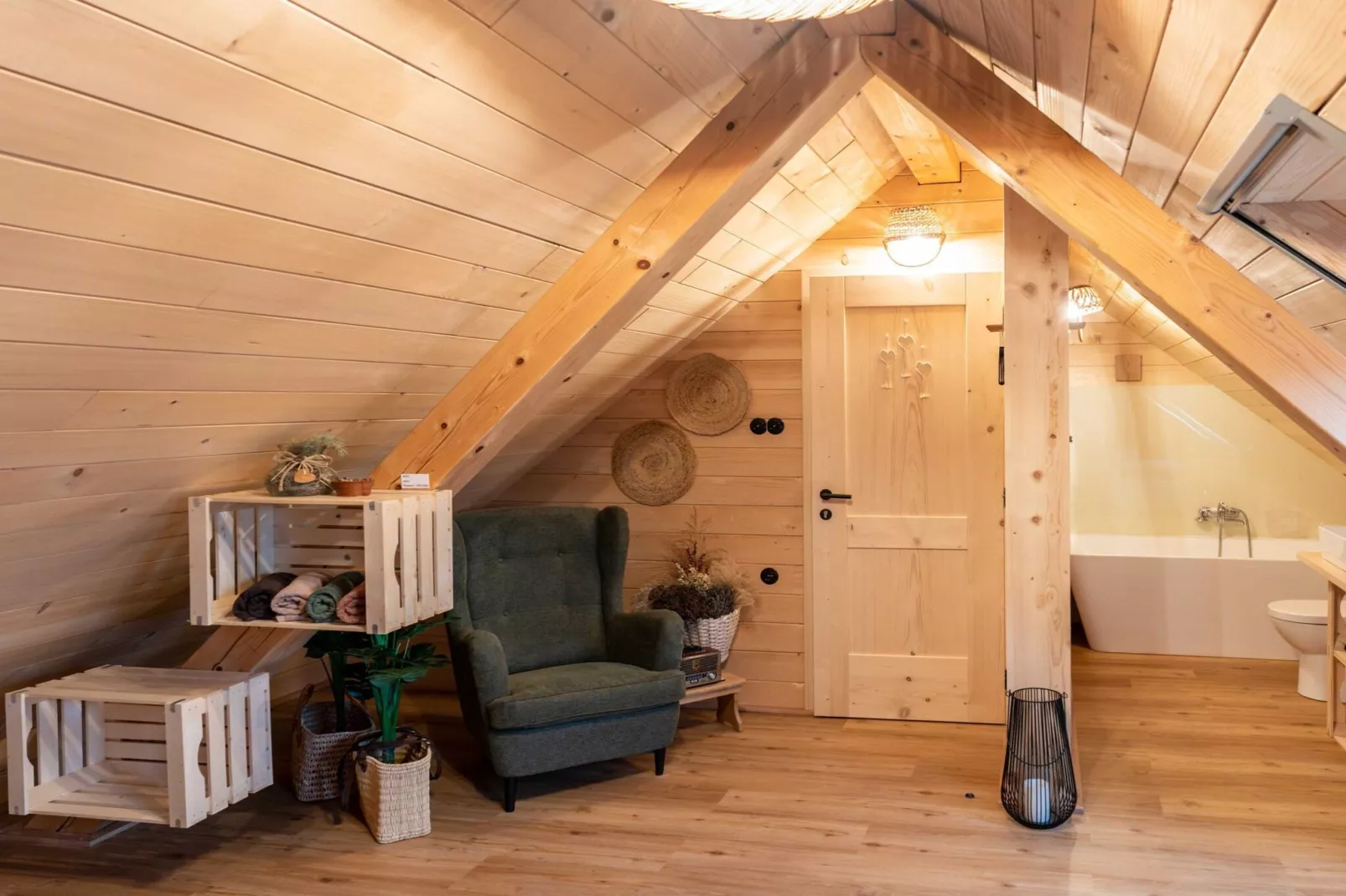 Echo Valley Hillside Holiday Home with Sauna - Two Bedroom Holiday Home with Sauna-Schlafzimmer