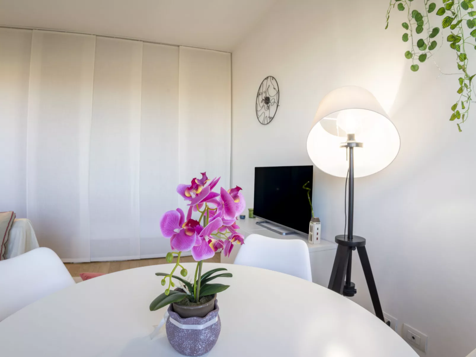 San Donato Open Space-Dedans