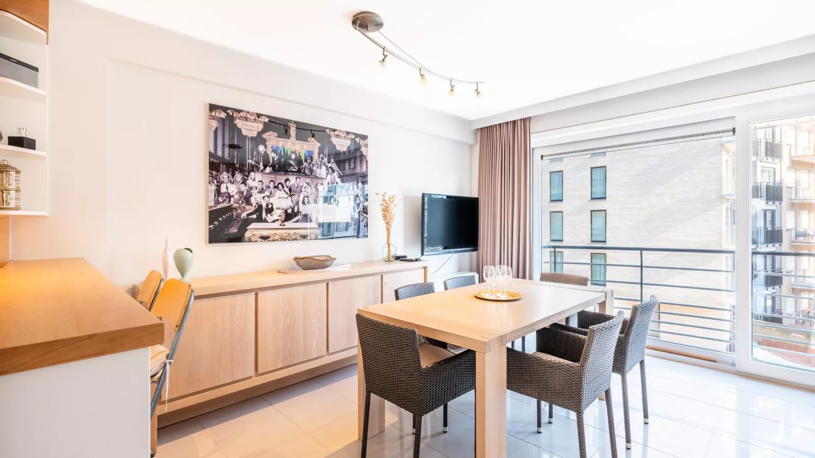 Guernsey tweede-Dining room