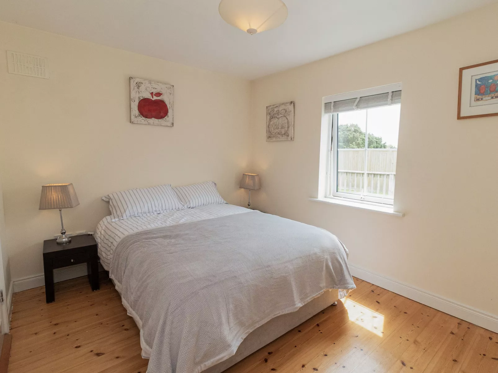 Brittas Bay Holiday Park No.18-Inside