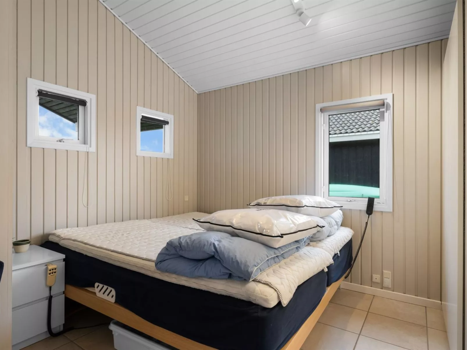 "Roya" - 100m from the sea-Dedans