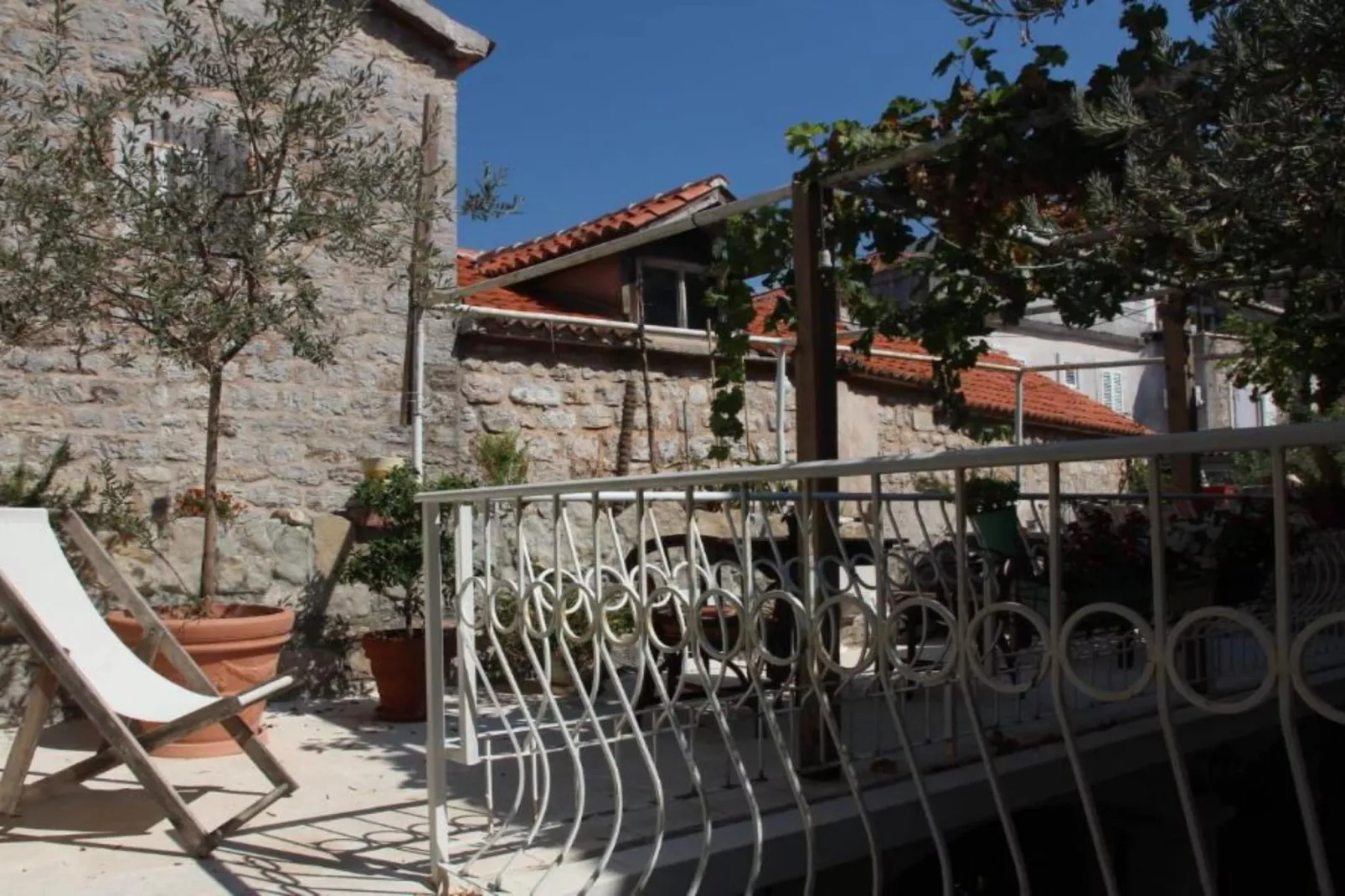 Quaint & Affordable Stay in Budva Traditional Stone House - Comfort Double Room 4-Terrace