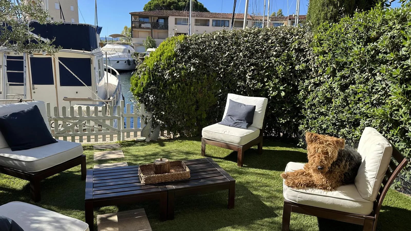 Arlore-Jardins en été