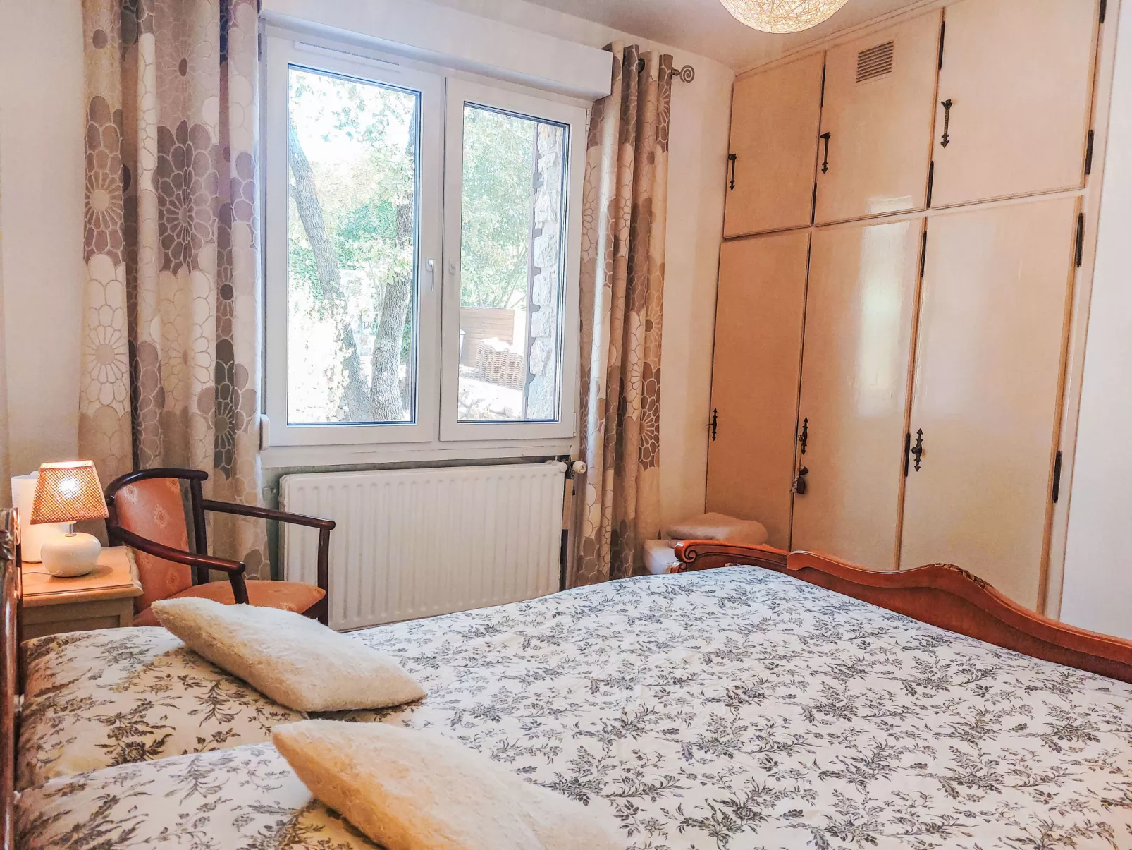 Les Pierres Fleuries-Inside