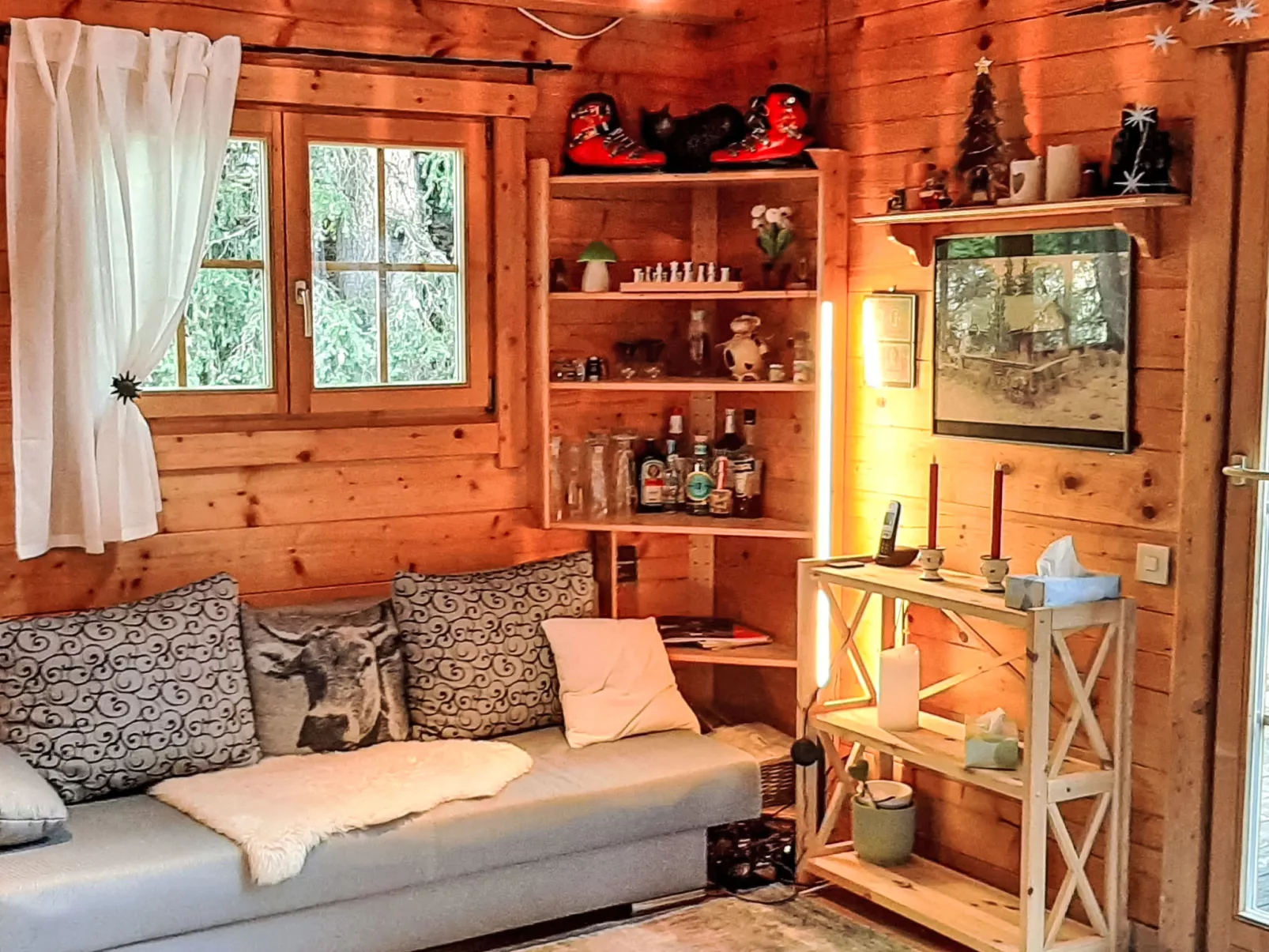 Zirbenwaldhütt´n-Drinnen