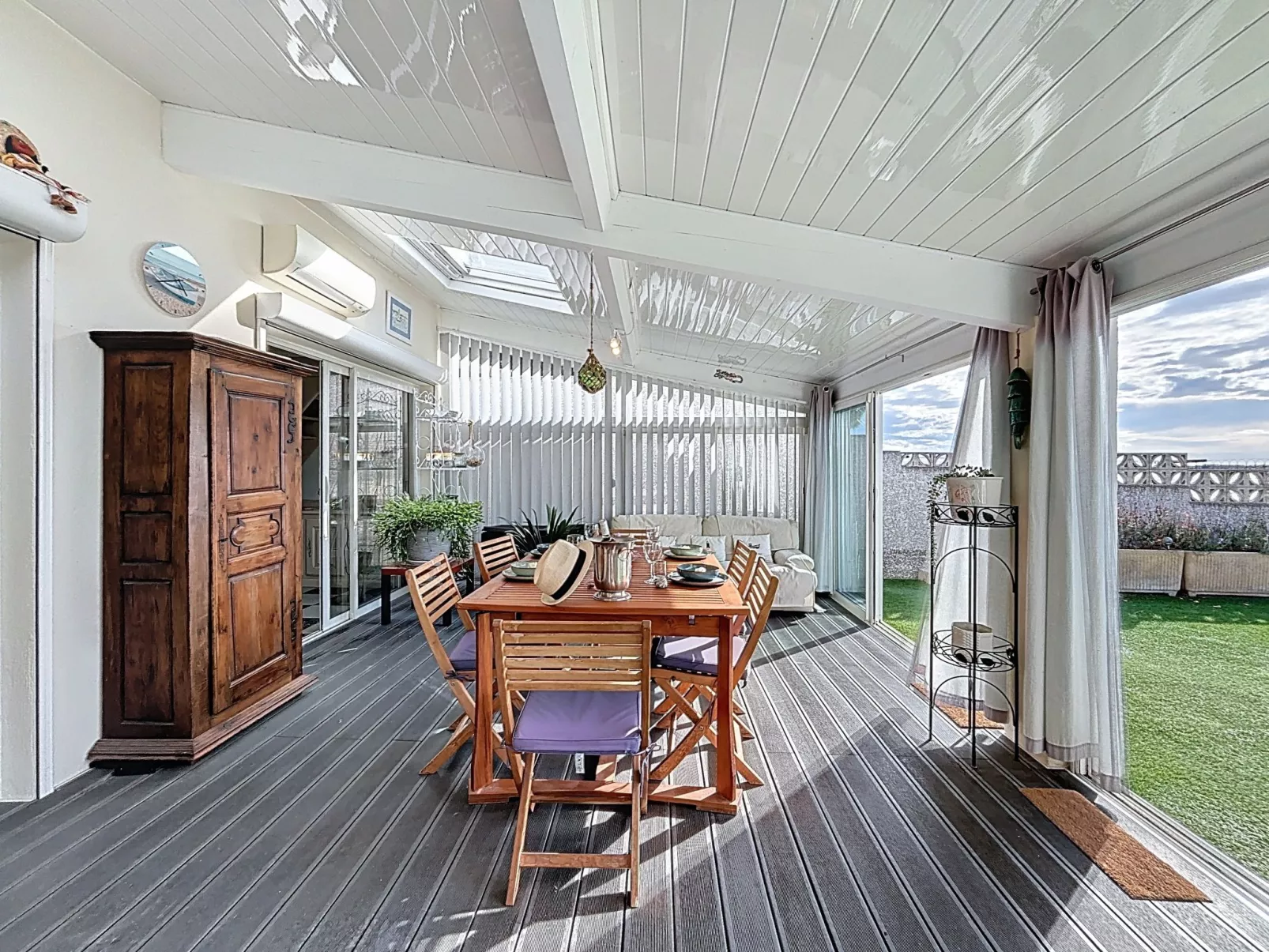 Les cabanes de Pérols-Dedans