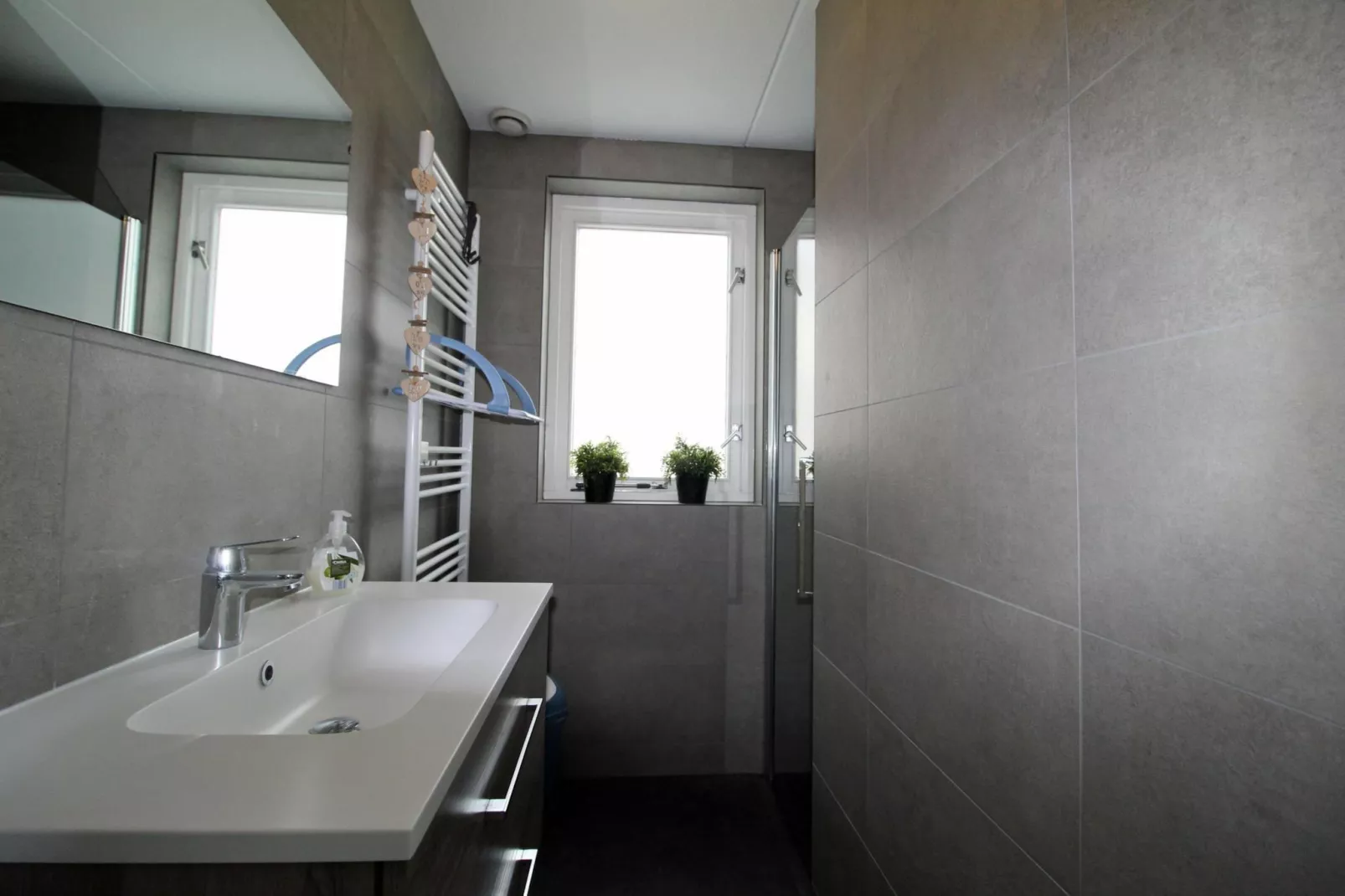 6 - Person Forest 28 Bungalow-Salle de bain