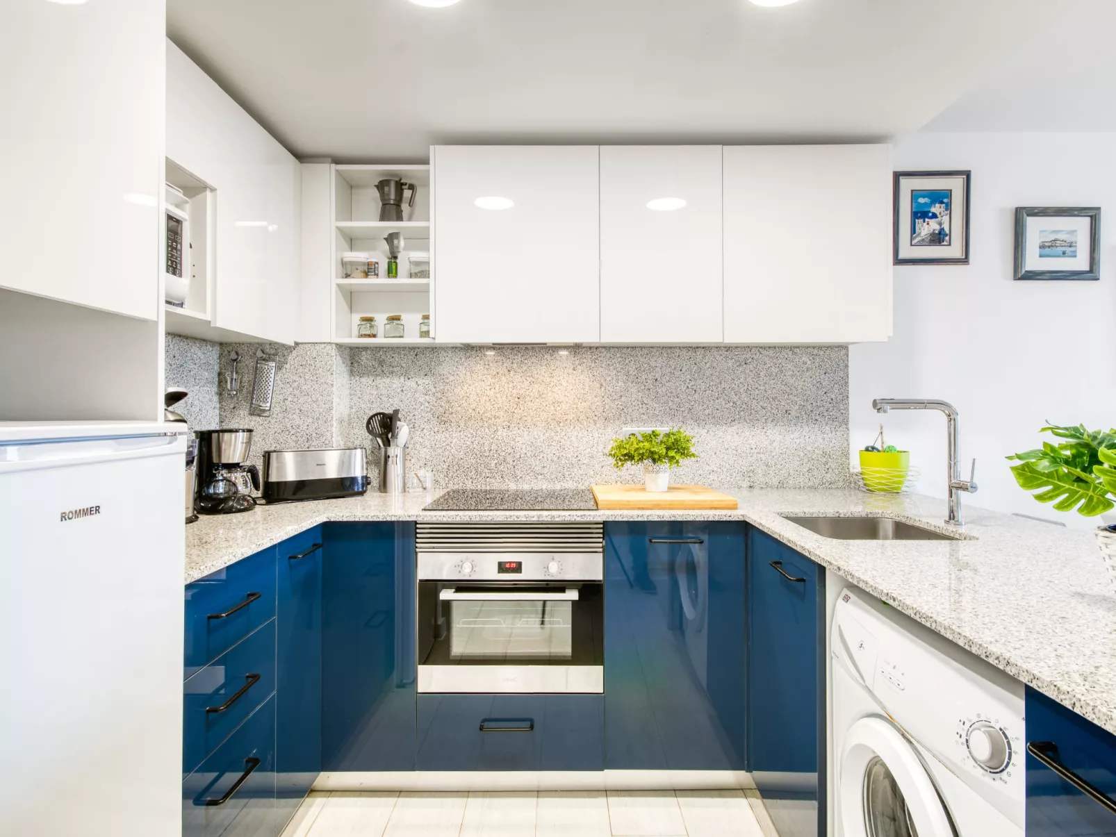 Port L'escala-Inside