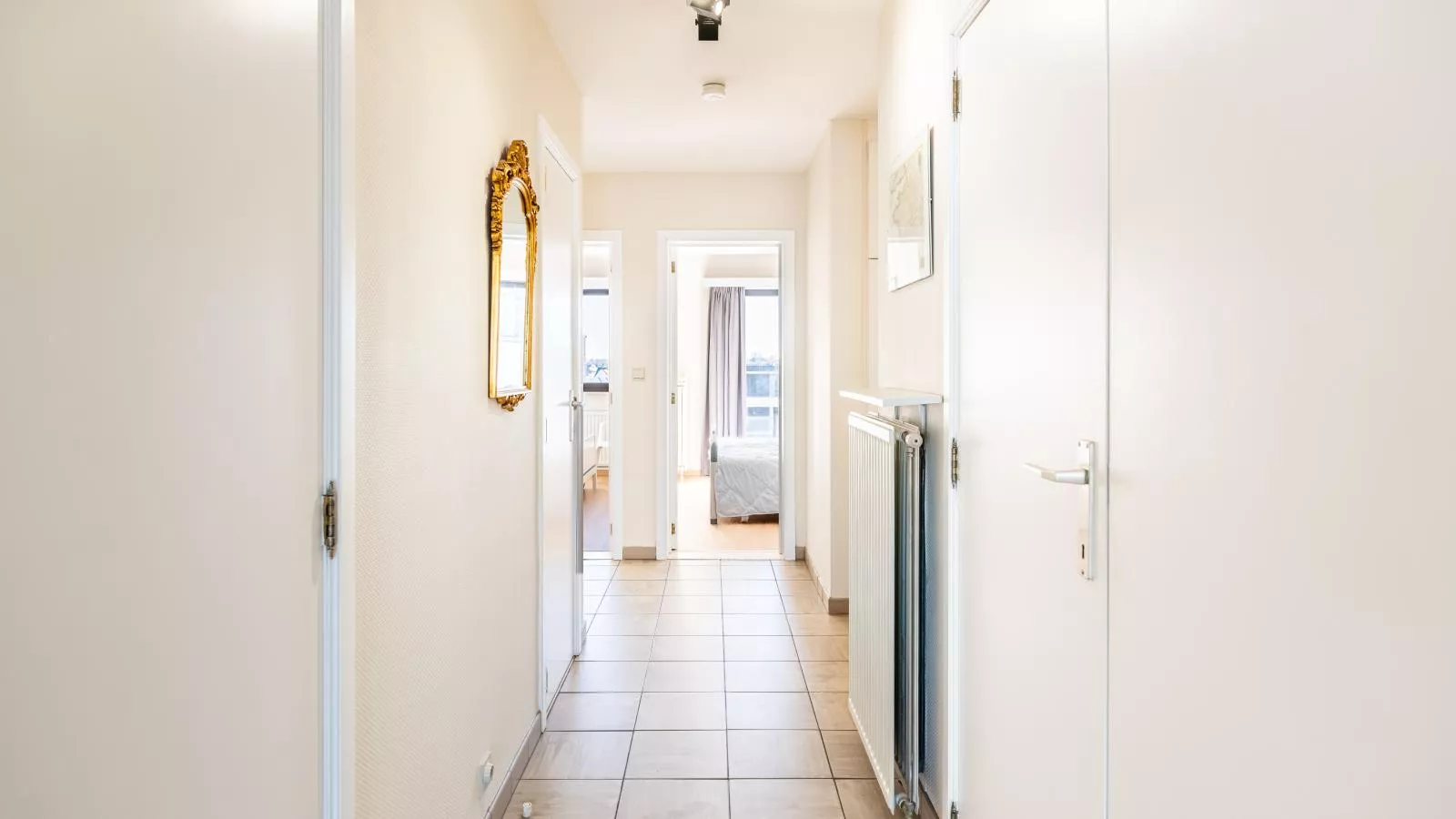 La Digue Est cinq-Landing