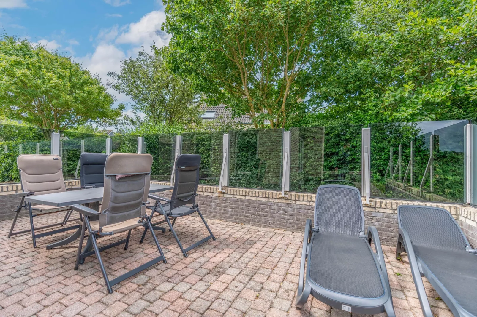 Kamperfoelie 69-Terrasse / balcon