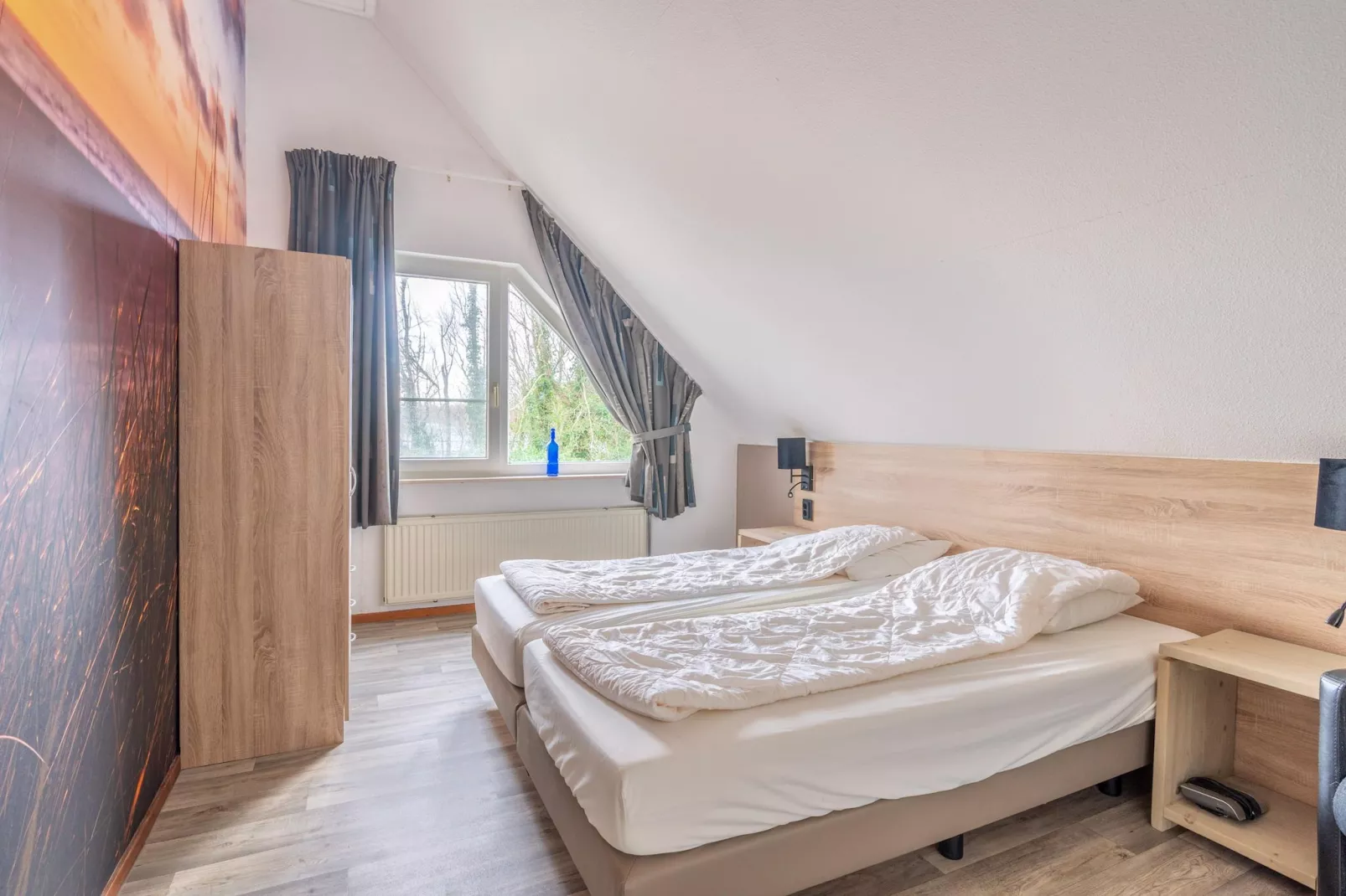 Kamperfoelie 45-Bedroom