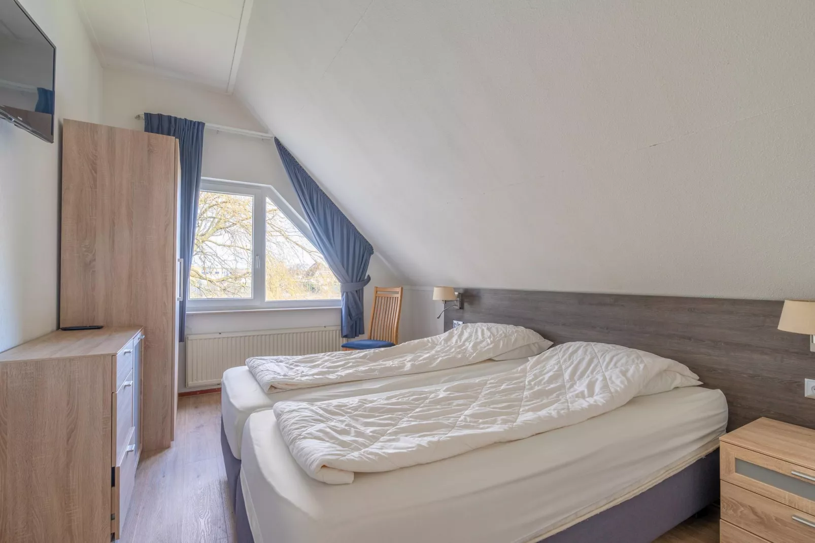 Kamperfoelie 47-Bedroom