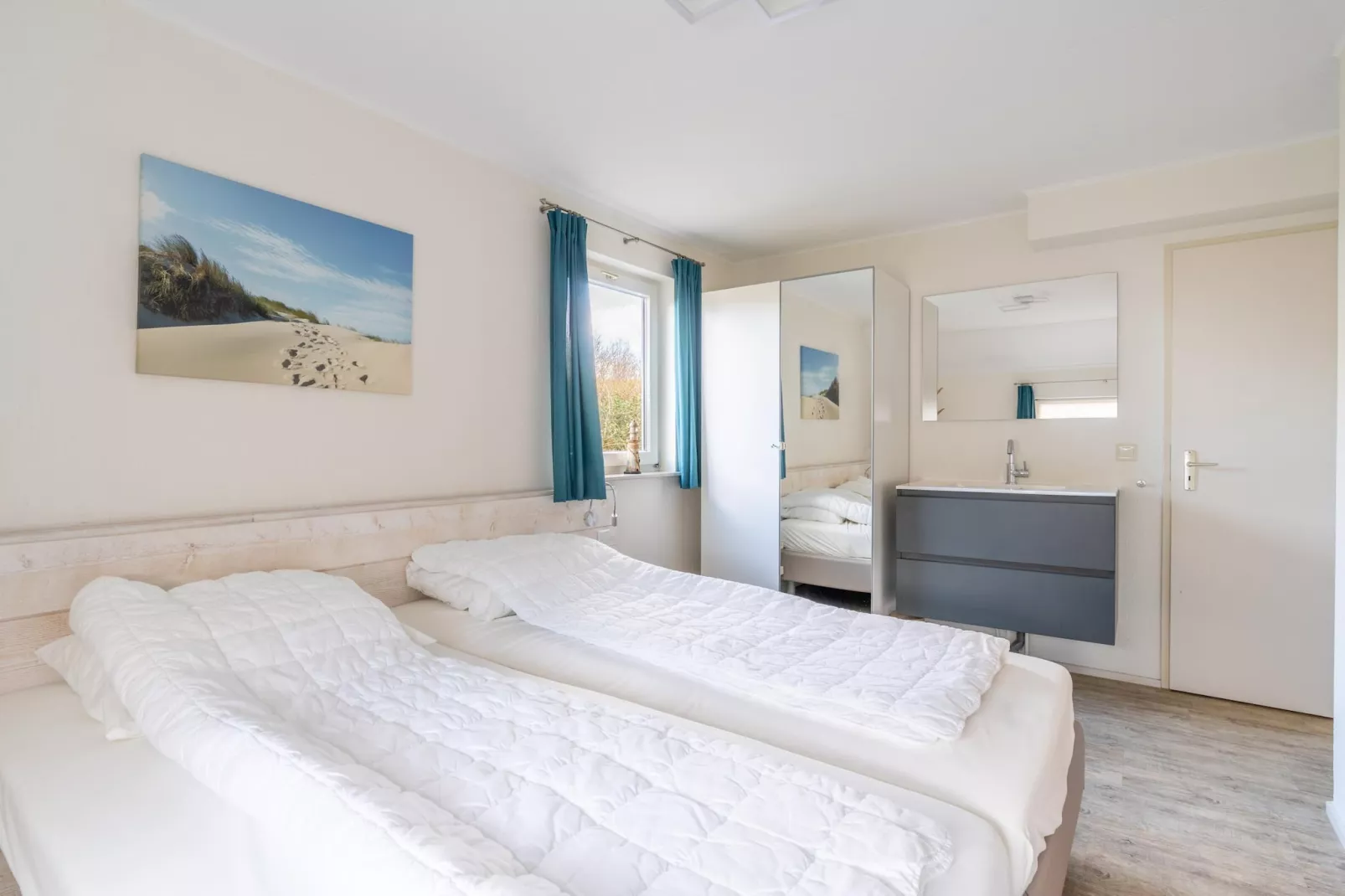 Kamperfoelie 81-Bedroom