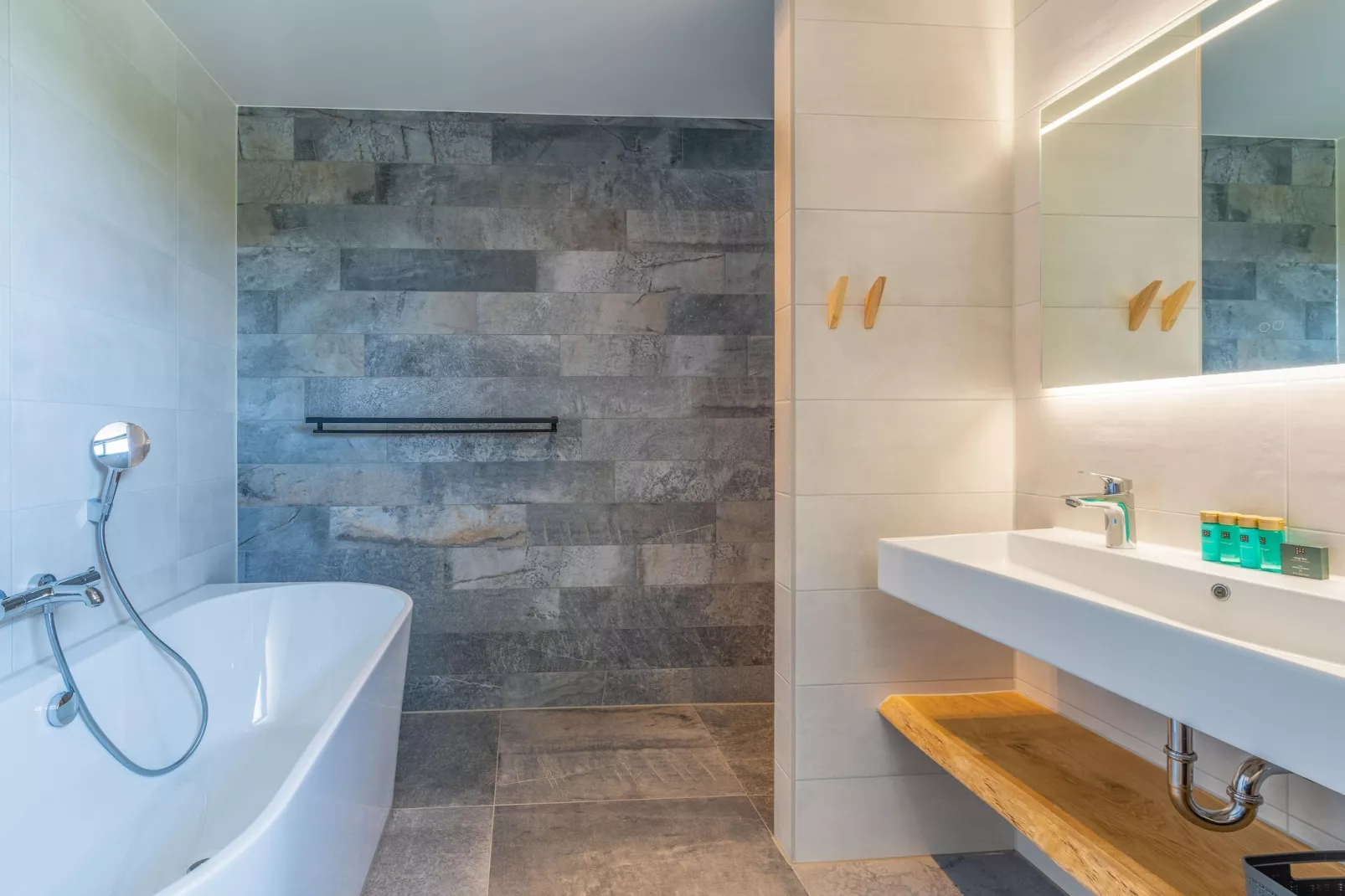 Waalburght 16-Bathroom