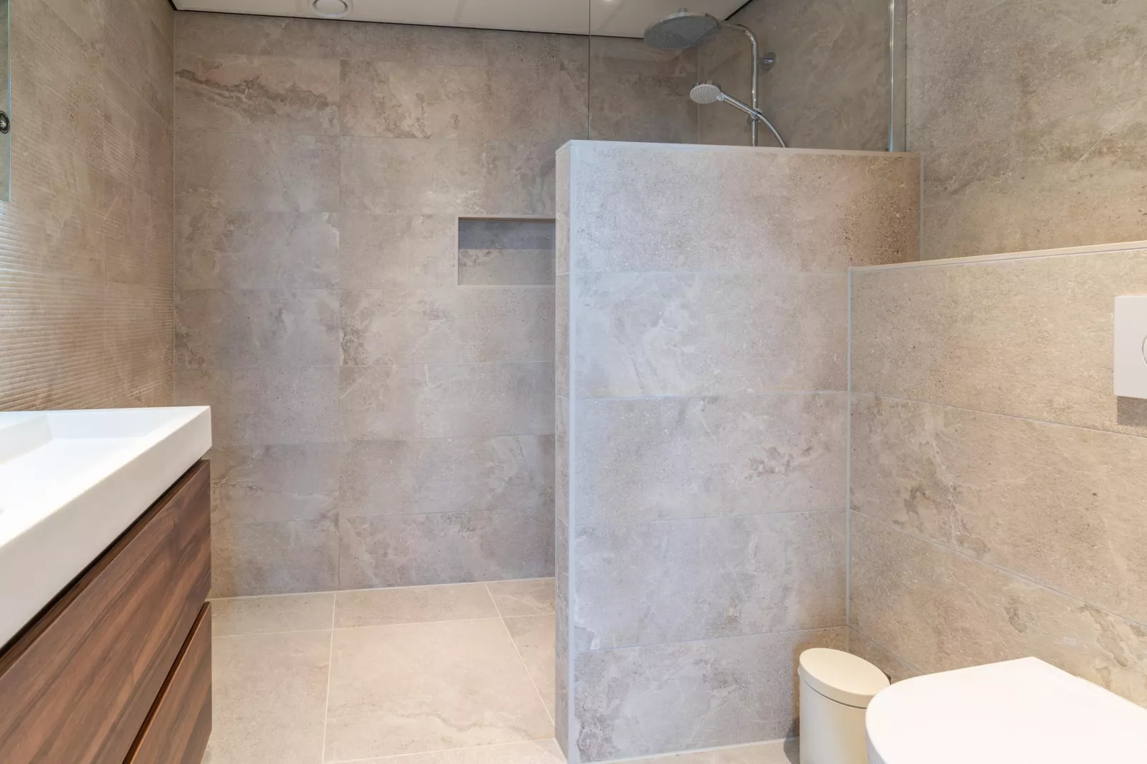 Juliana 060-Bathroom