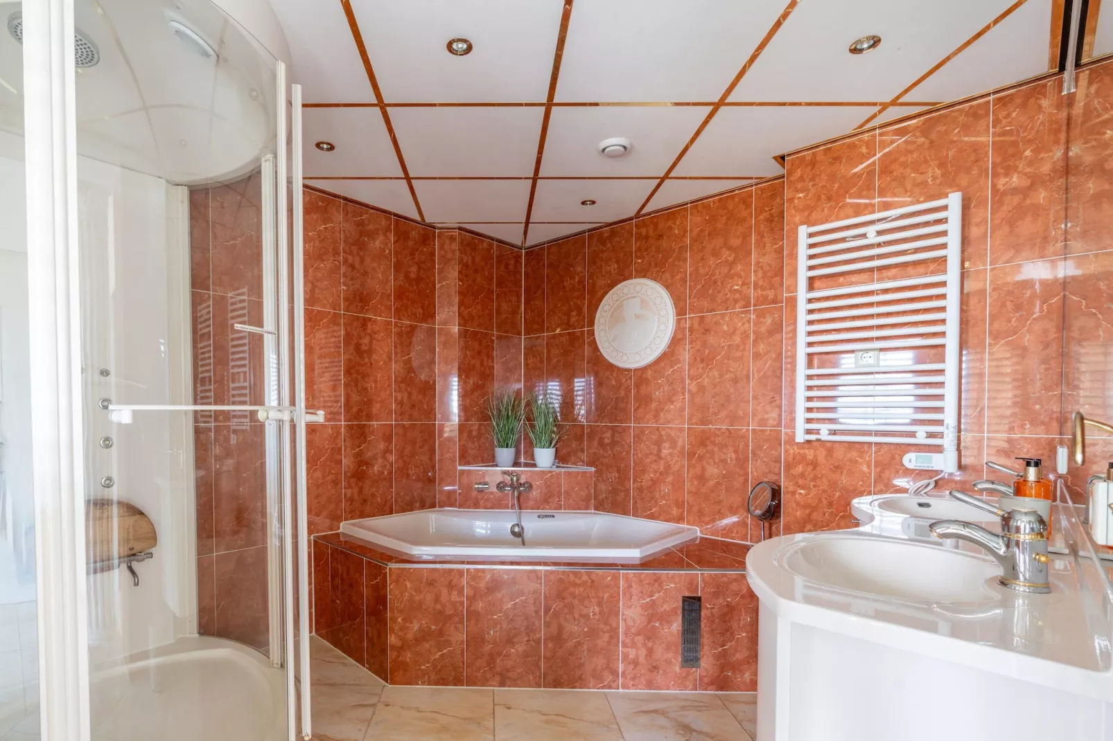 Juliana 064-Bathroom