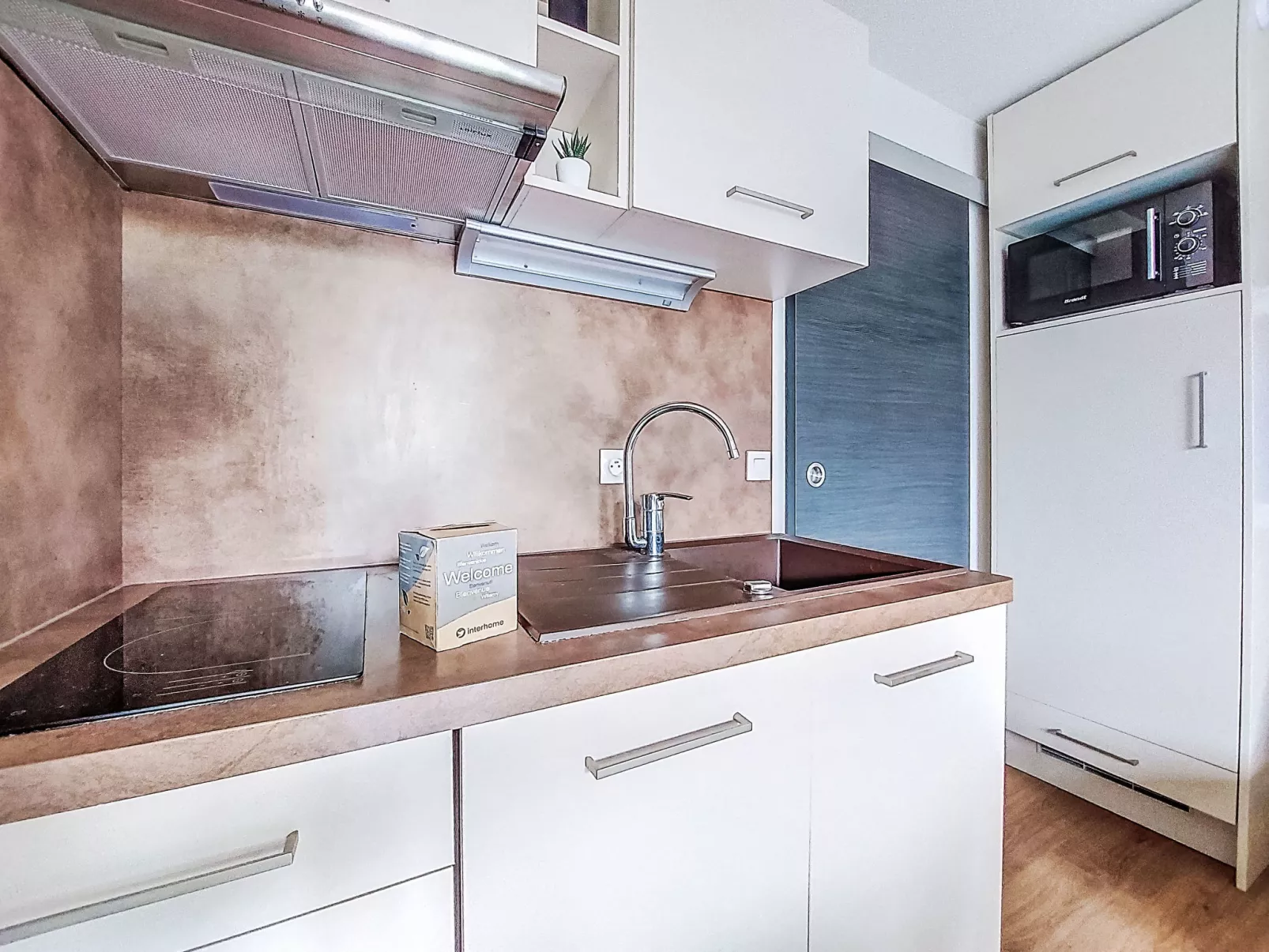 L'aiguille noire-Dedans