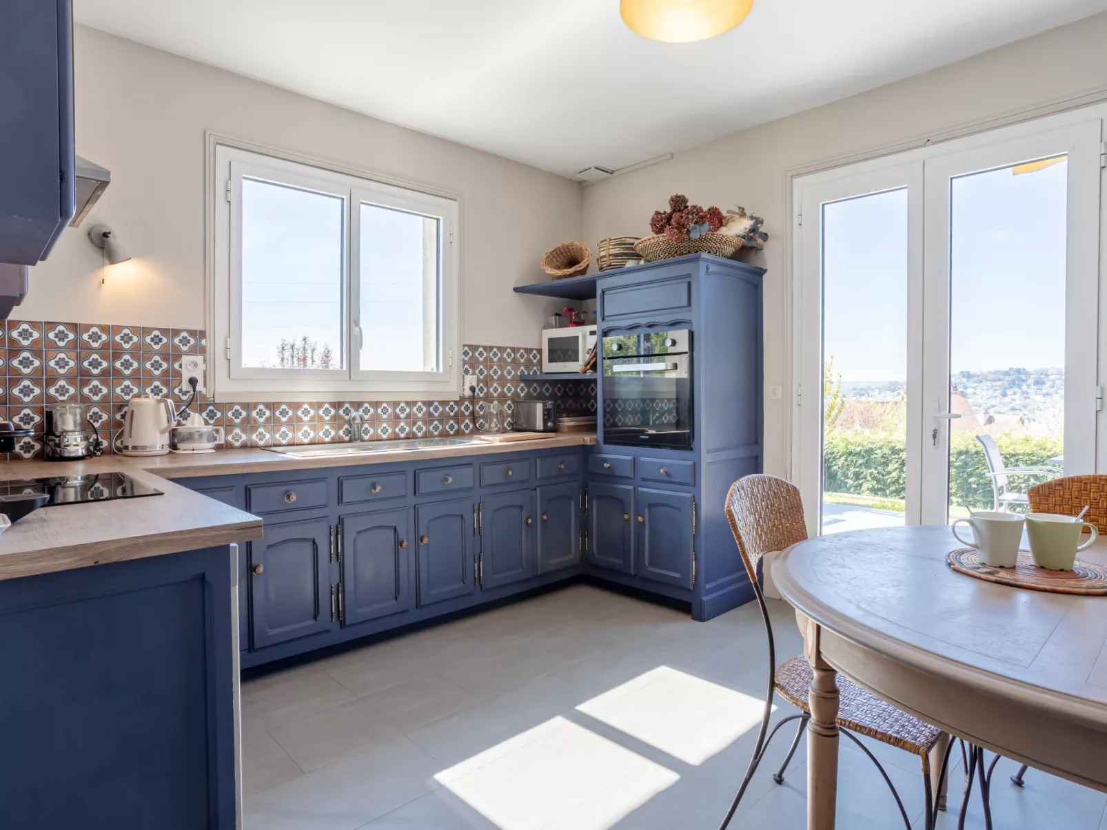 Les Jonquilles-Drinnen