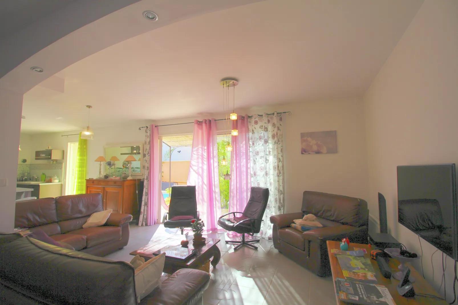 Belle maison de vacances avec piscine privée-Salon