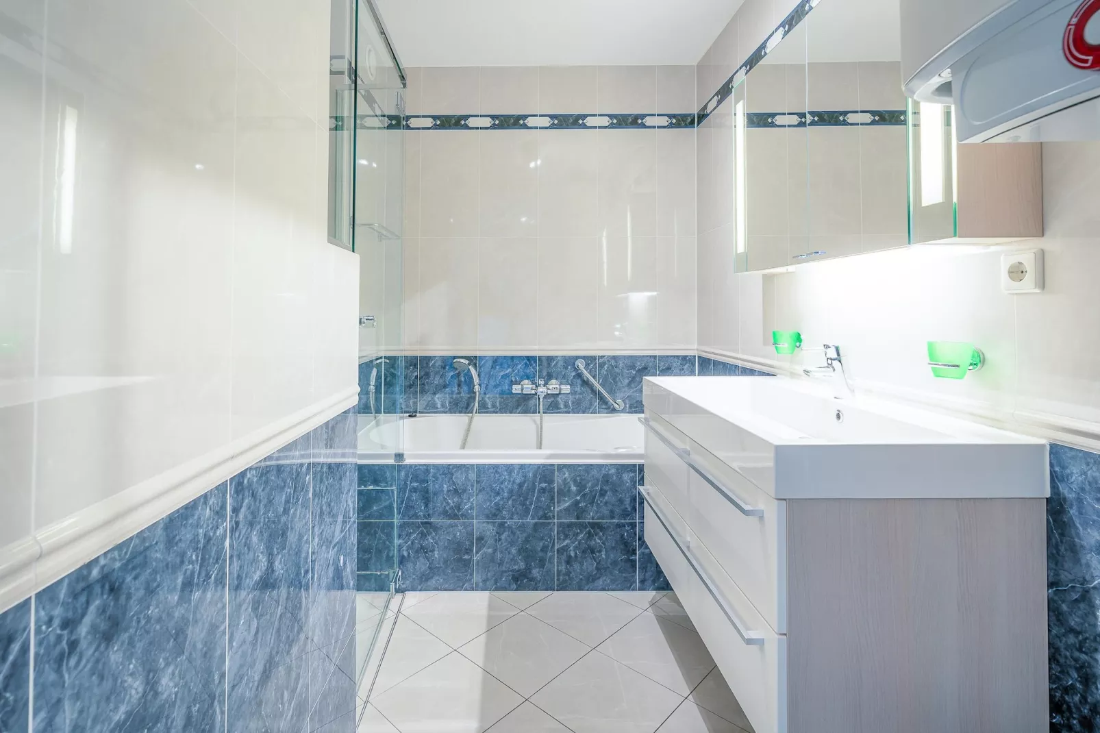 Juliana 136-Bathroom