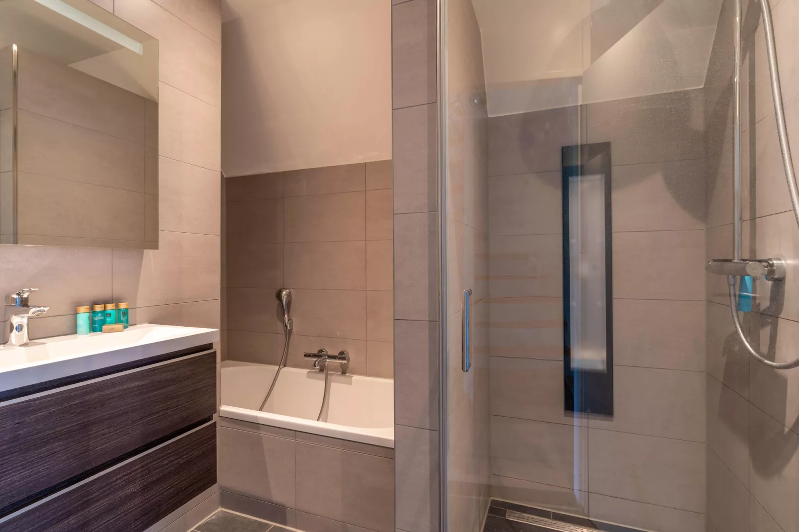 Nieuwlanderweg 77-Bathroom