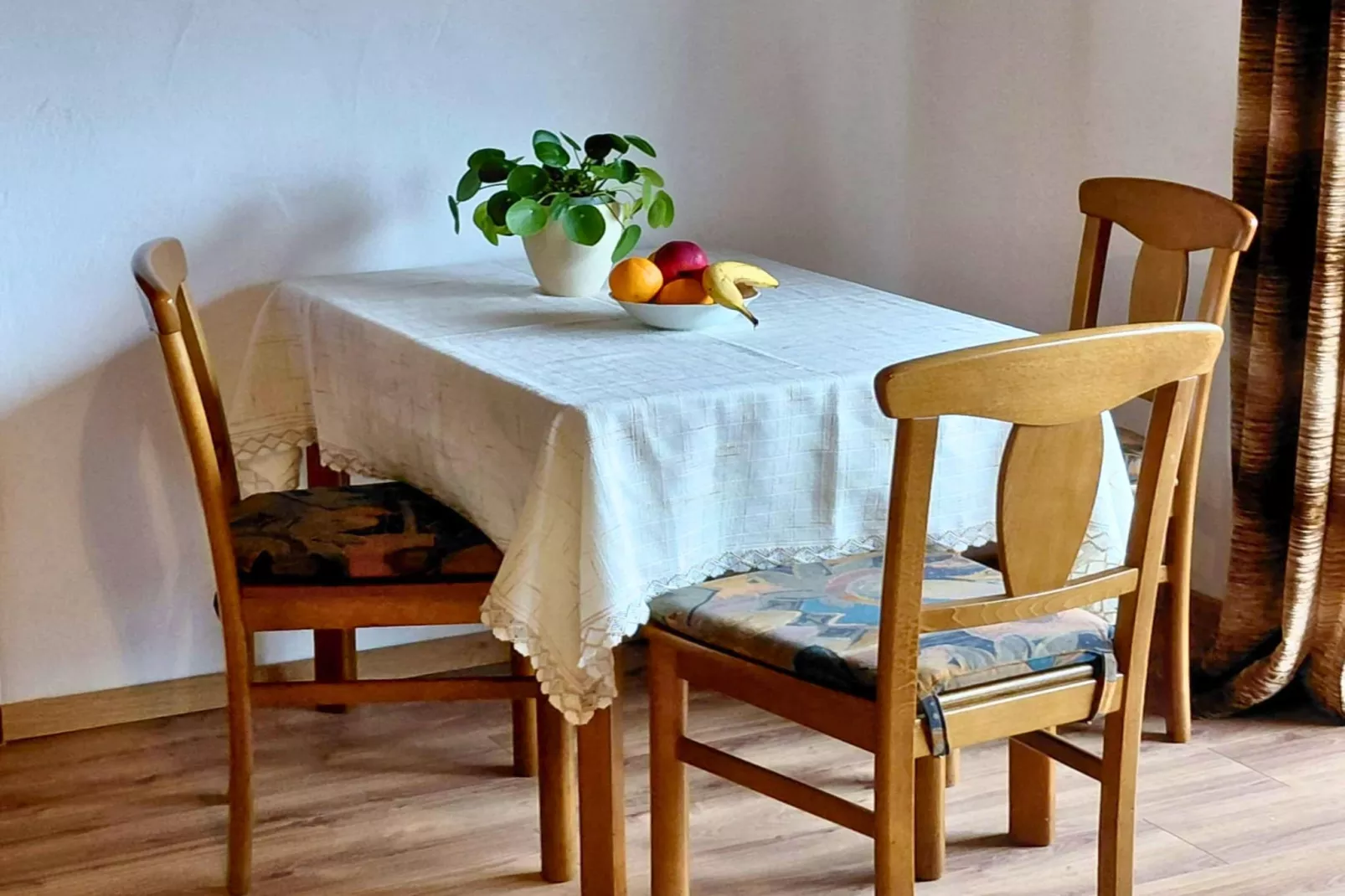 Ferienhaus Birresborn-Salon