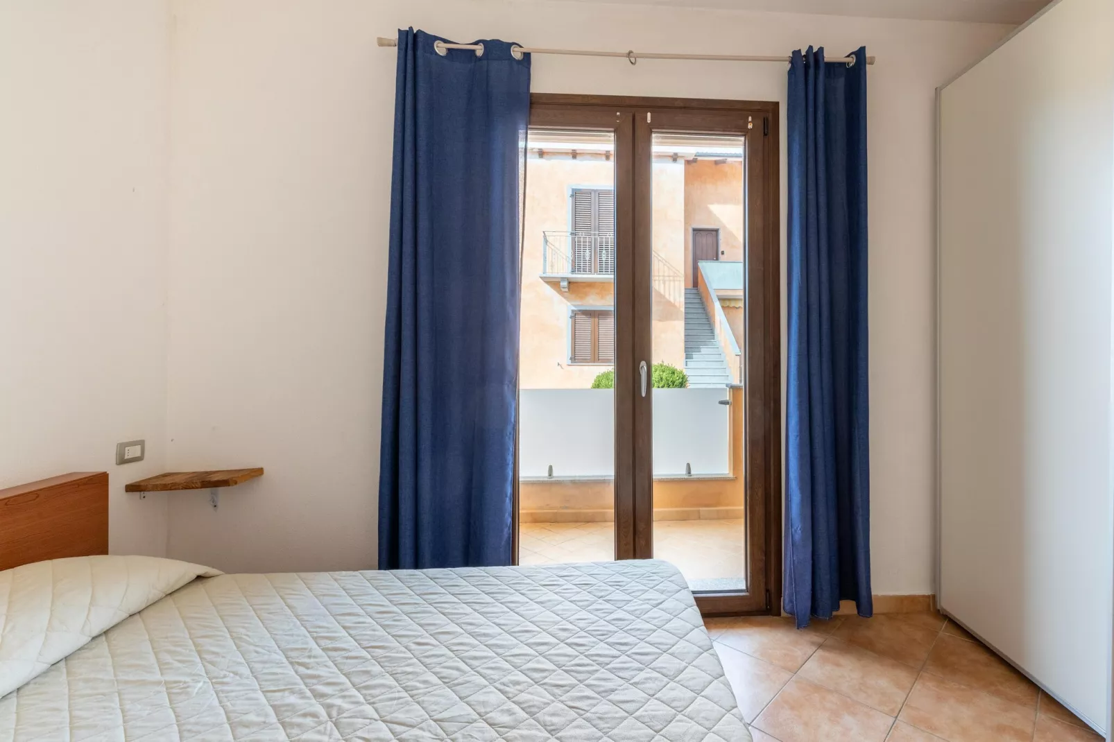 TRILO 3 MAGNOLIA-Schlafzimmer