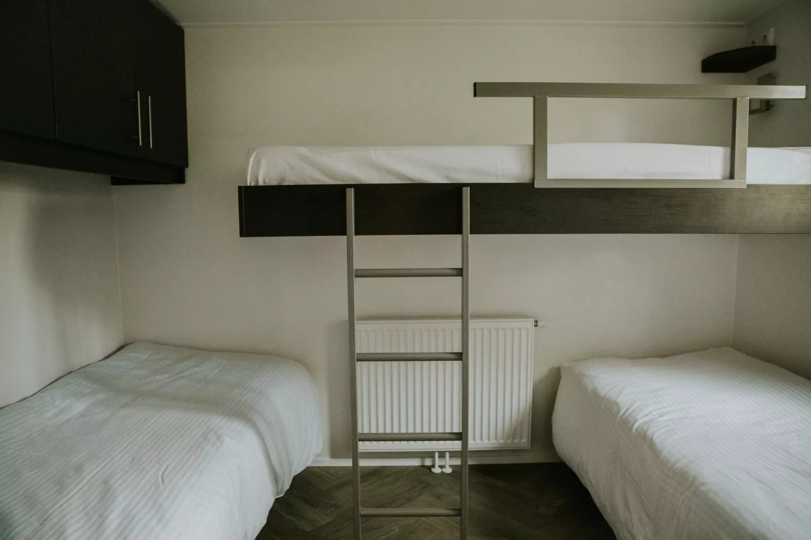 Happy bee lodge l 5 persons-Bedroom