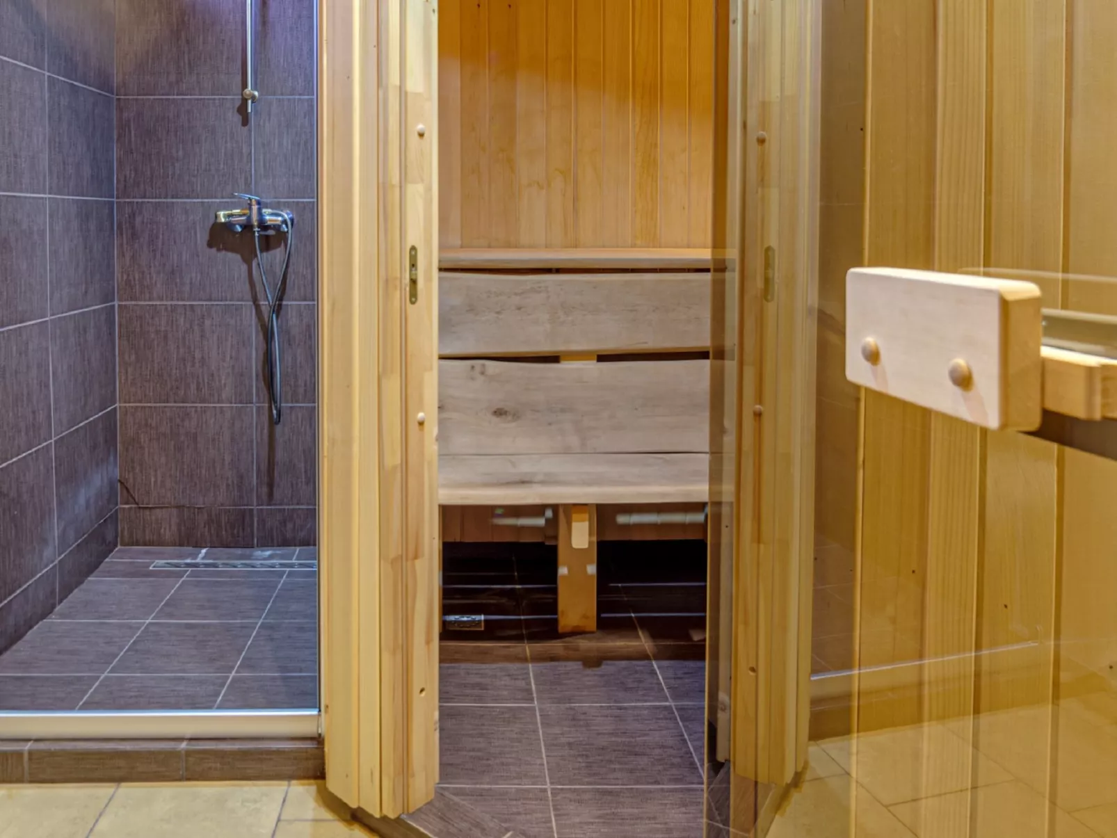 Chata pod Grapom-Inside