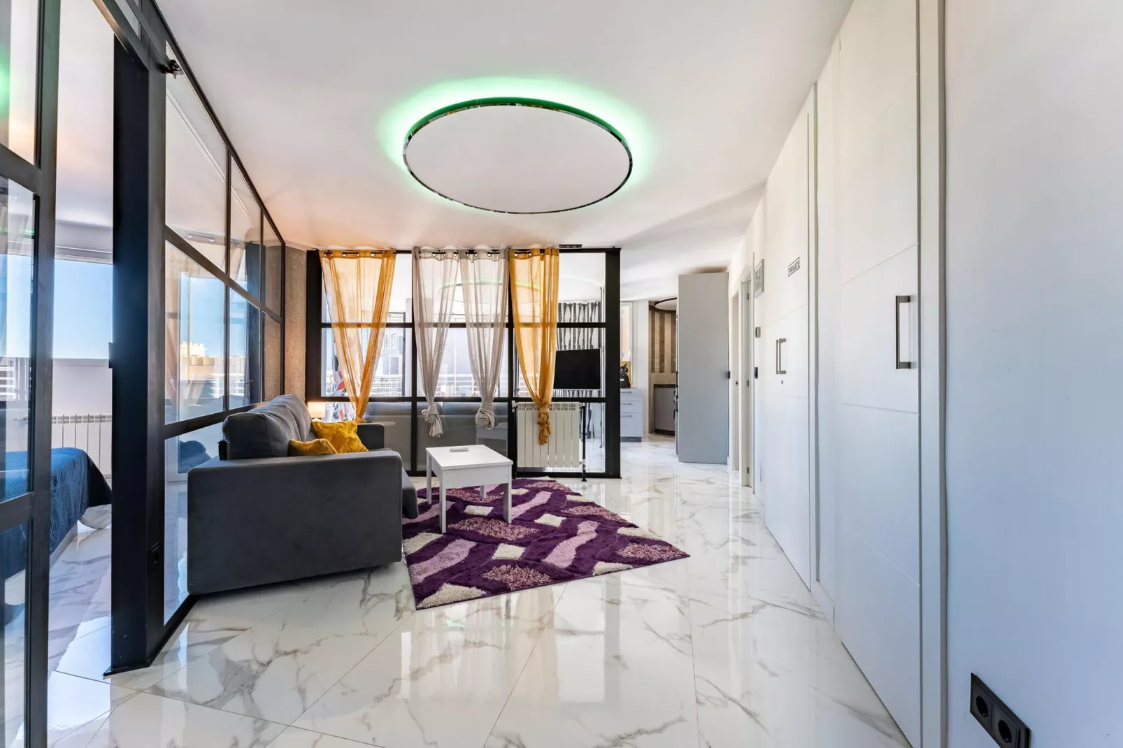 CT 352 - Faro's Torremolinos City Towers 1 - Walking distance to everything-Salon