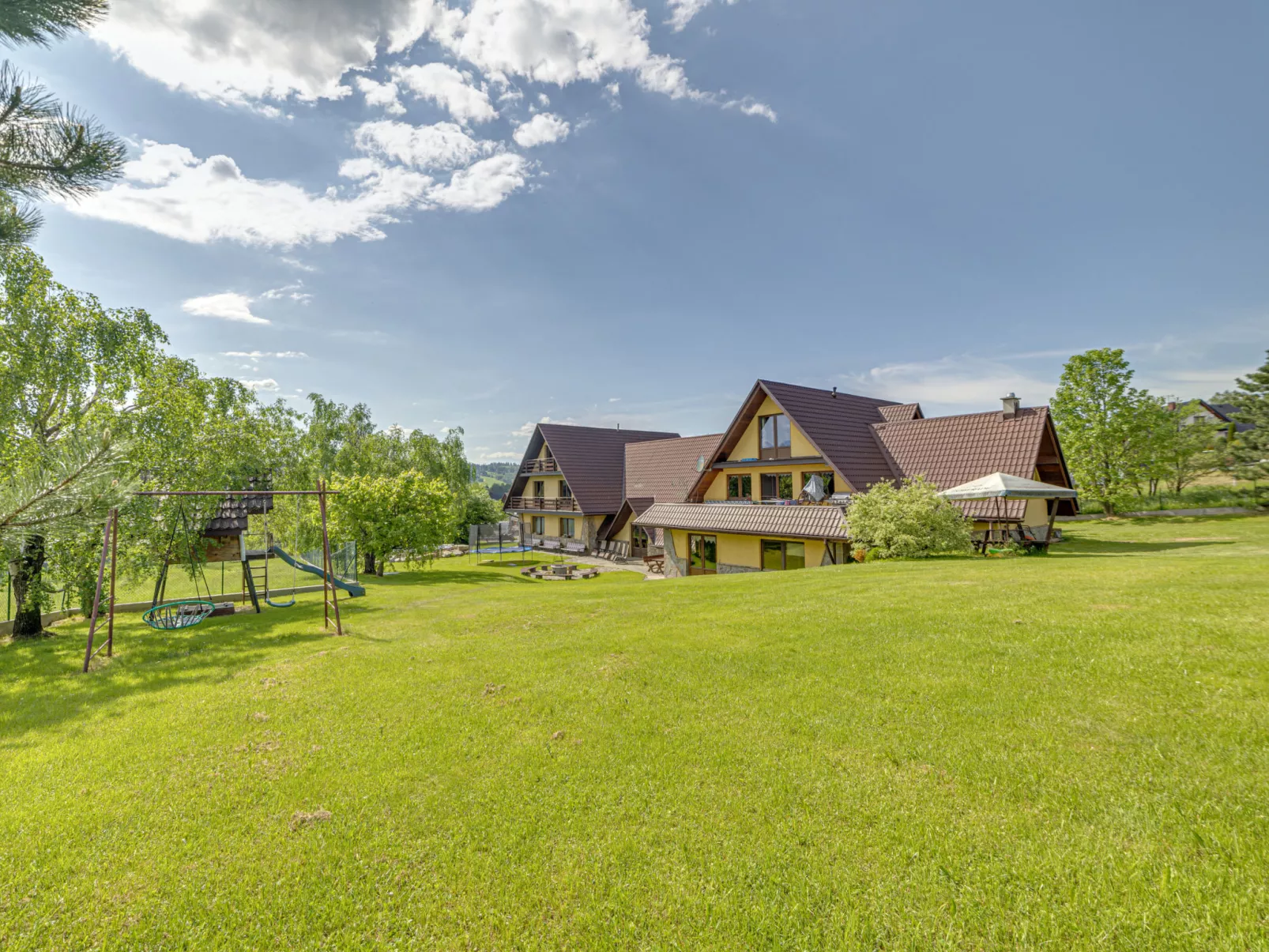 Chata pod Grapom-Outside