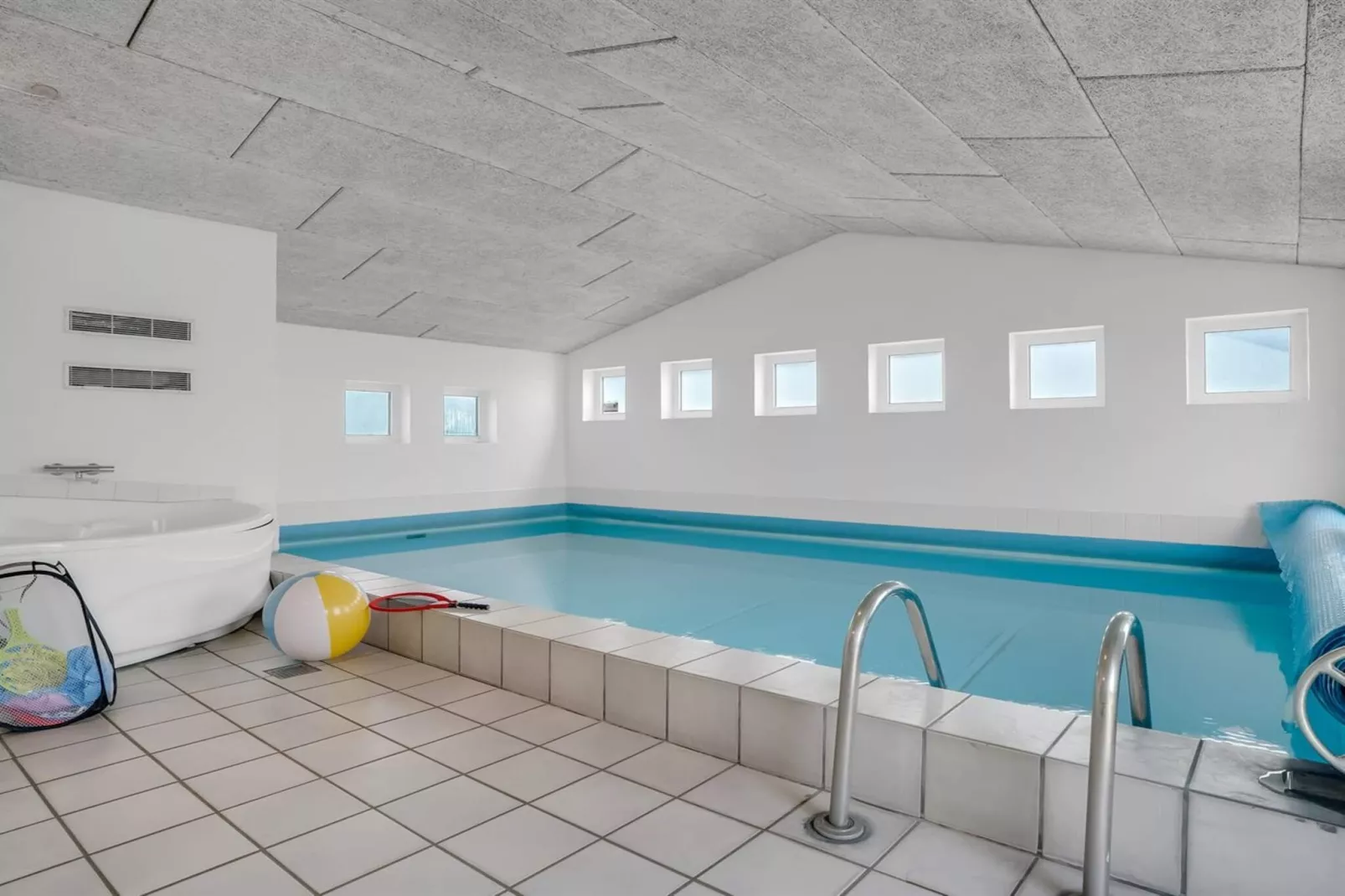 4 Sterne Ferienhaus in Harboøre-Schwimmbad