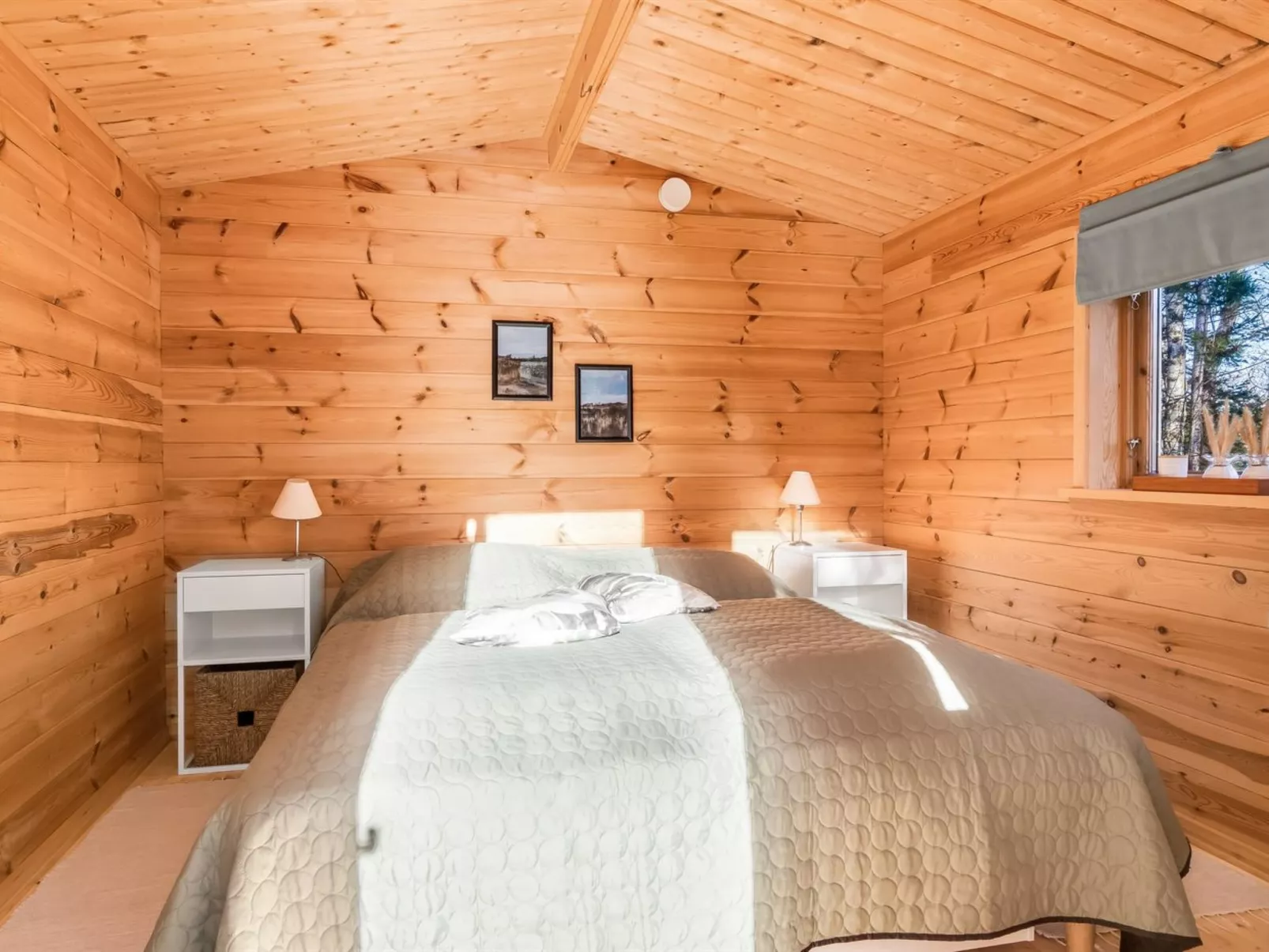 "Else" - 470m from the sea-Inside