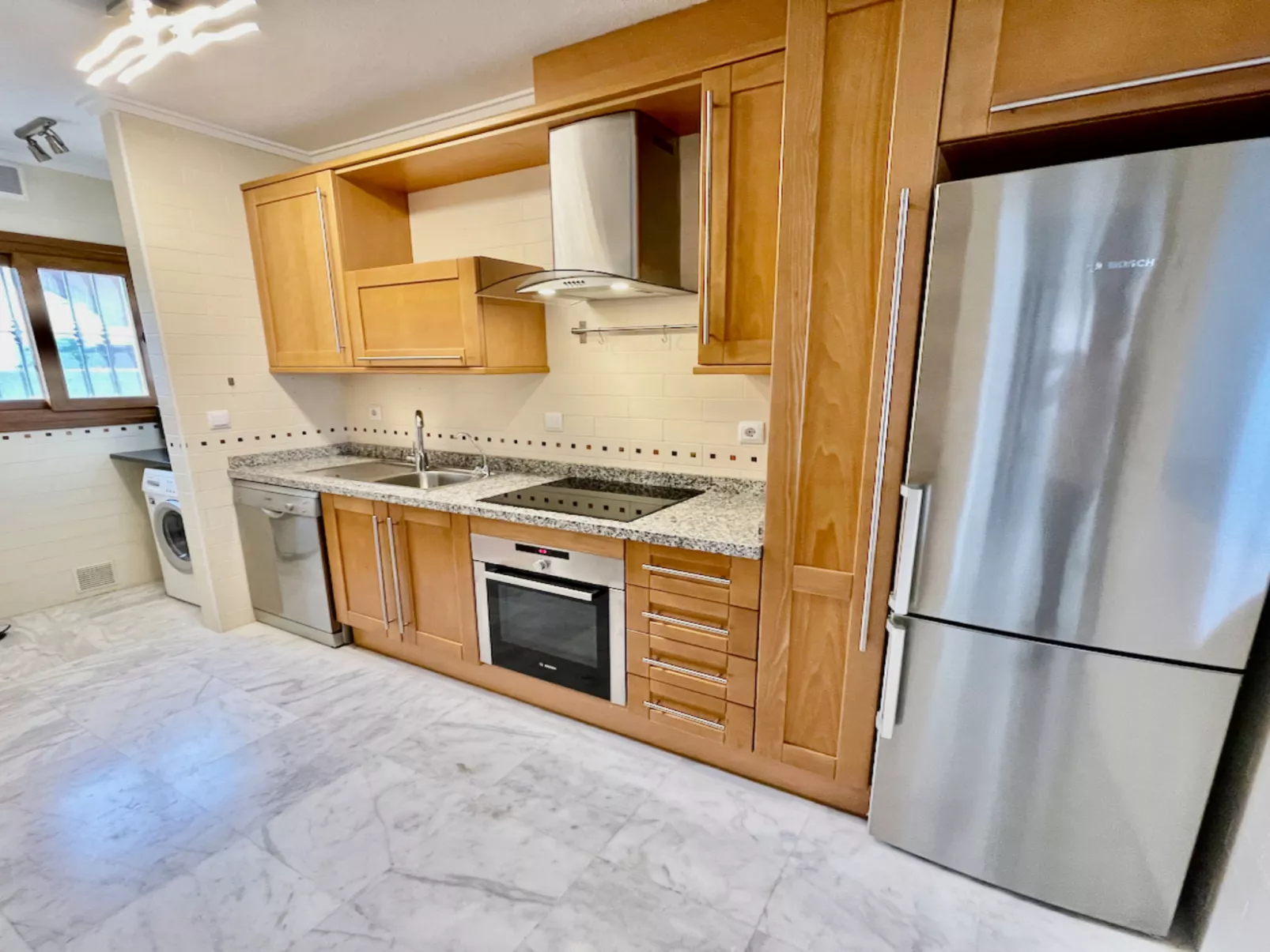 La Finca Frontline-Drinnen