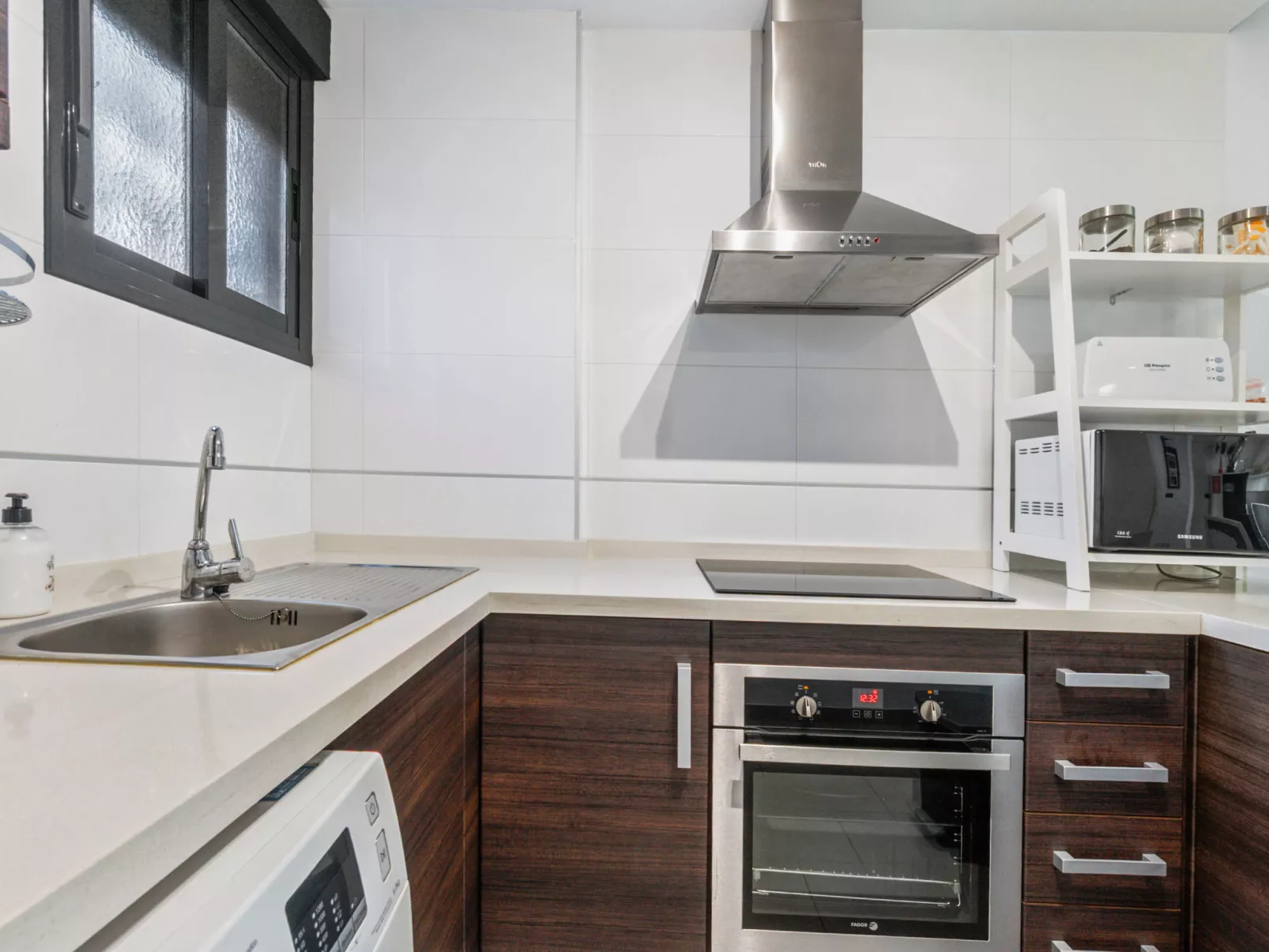 Oasis Beach 1-Drinnen