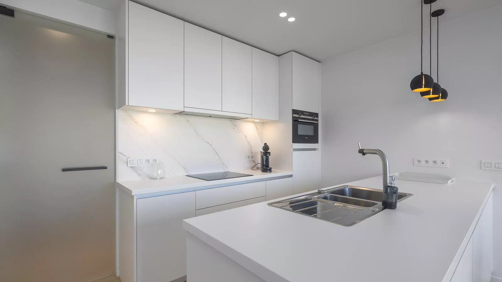 Wimbledon Westende - 0306-Kitchen