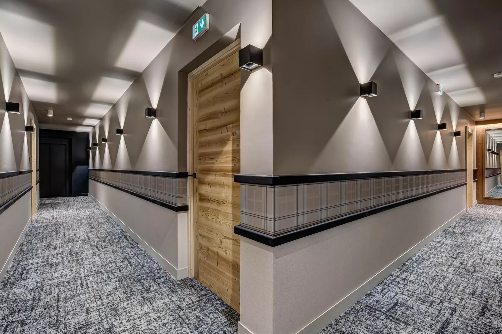 White Pearl A32-Landing