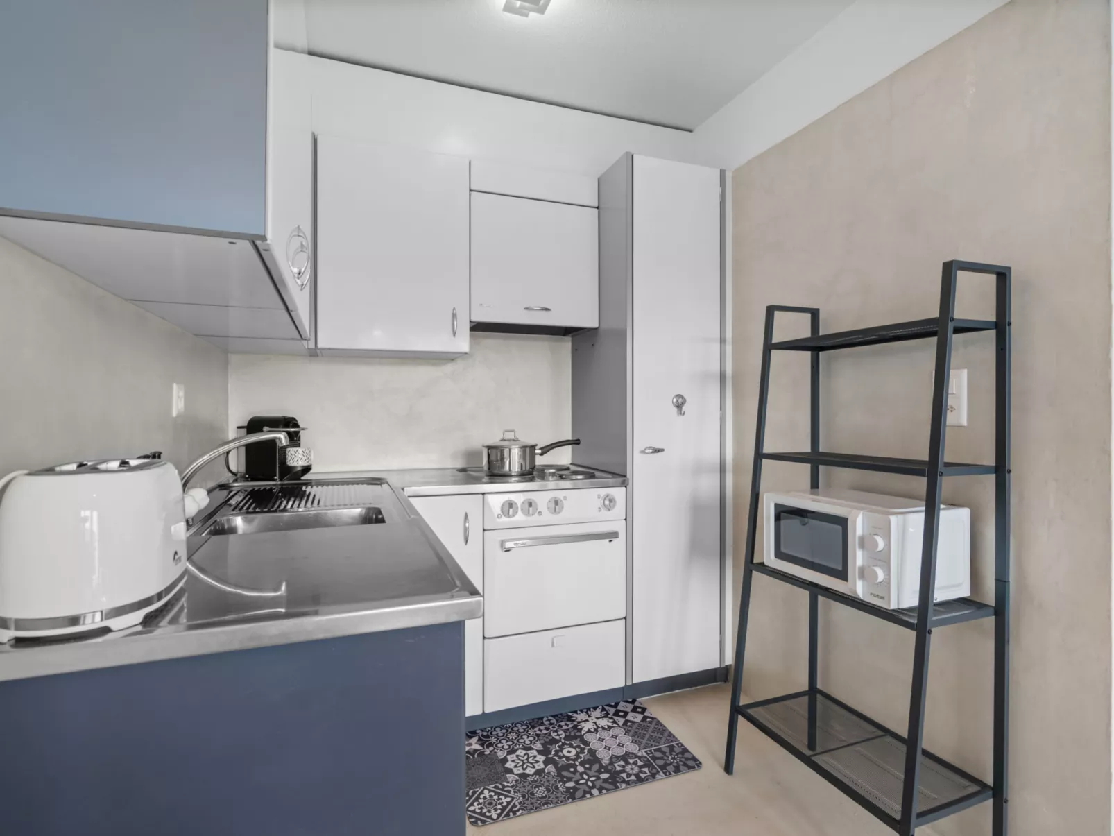 La Roseraie B 24-Inside