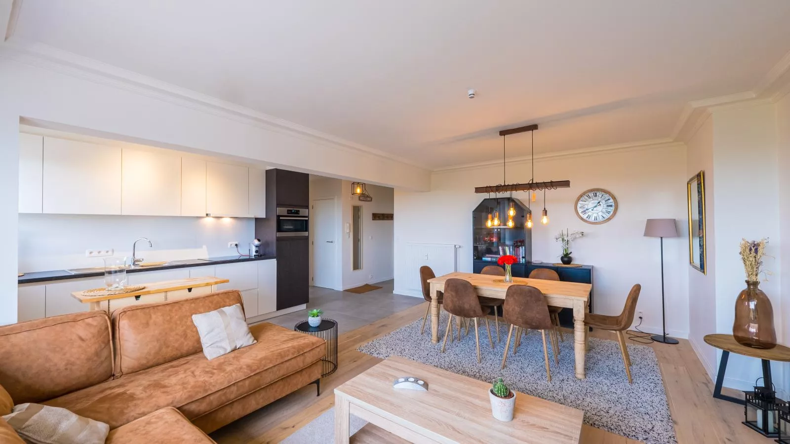 Majestic - 0505-Living room