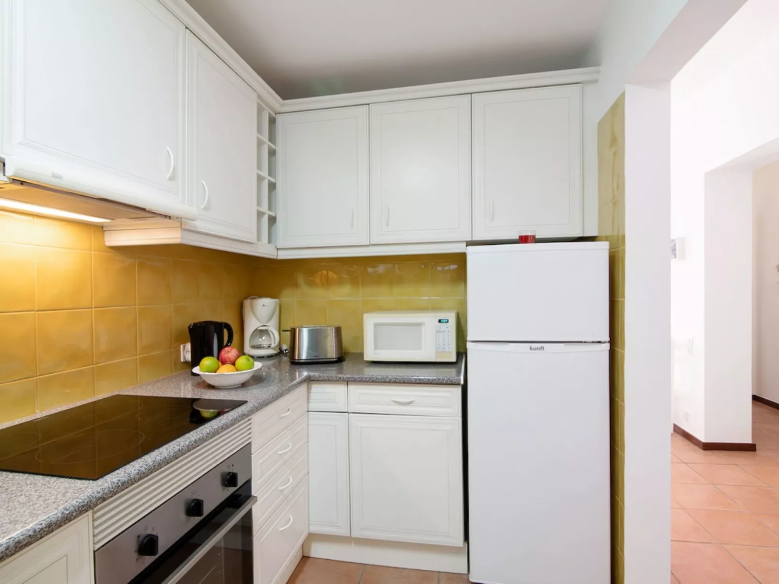 Joyce - Sunny Way-Dedans