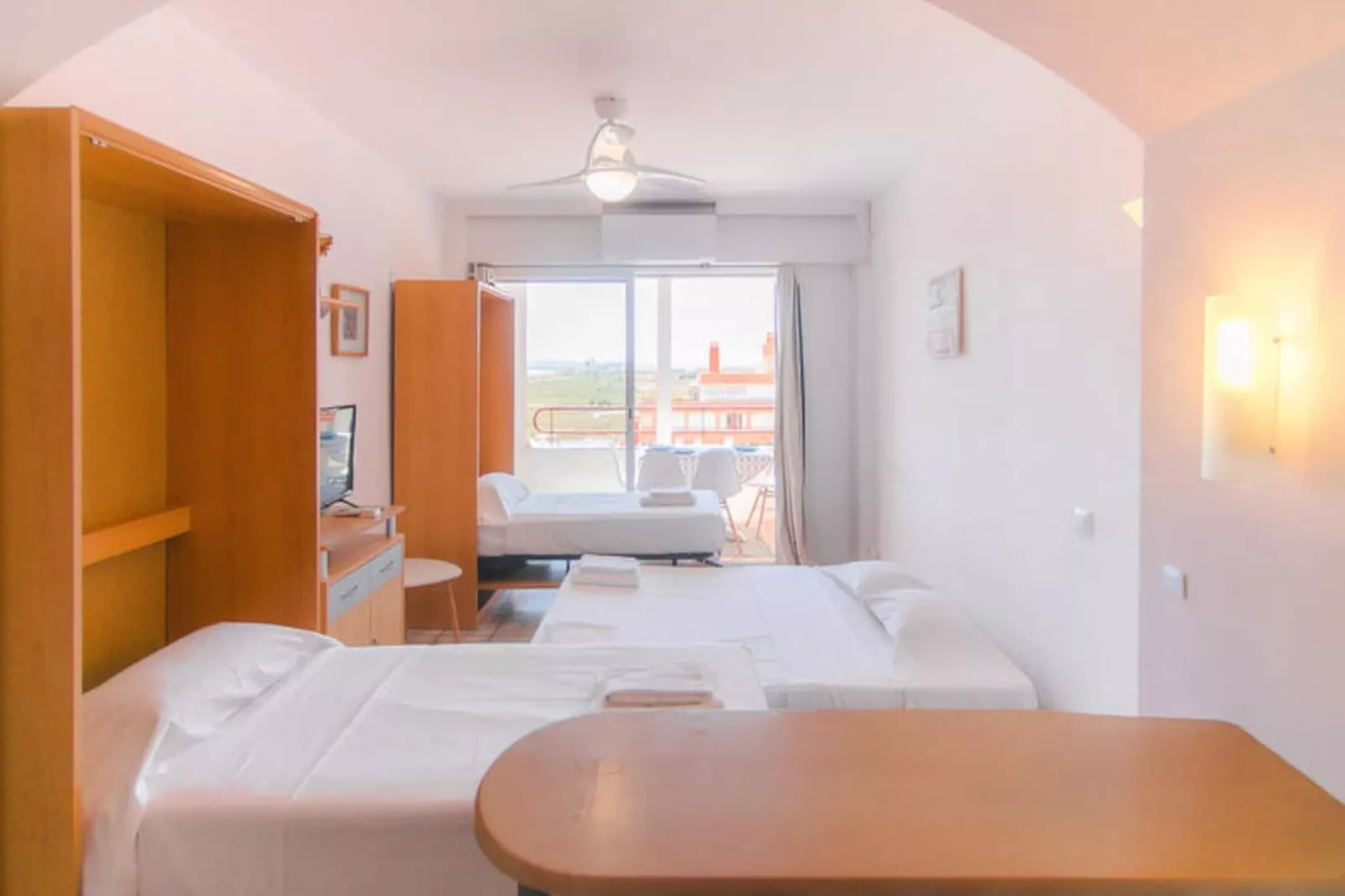 Studio à Roses-Untagged